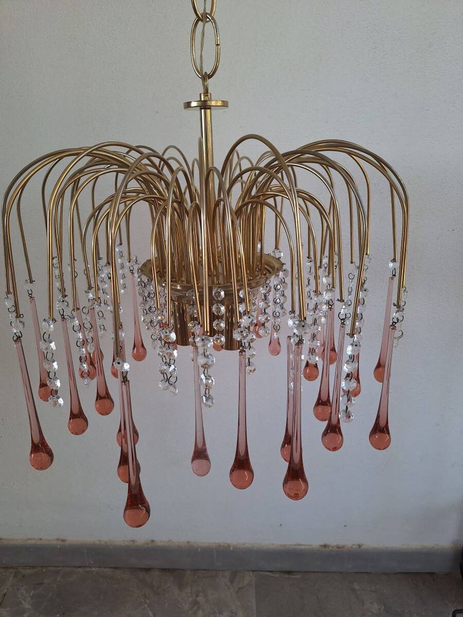 Lustre en cascade de grande taille en verre de Murano rose
