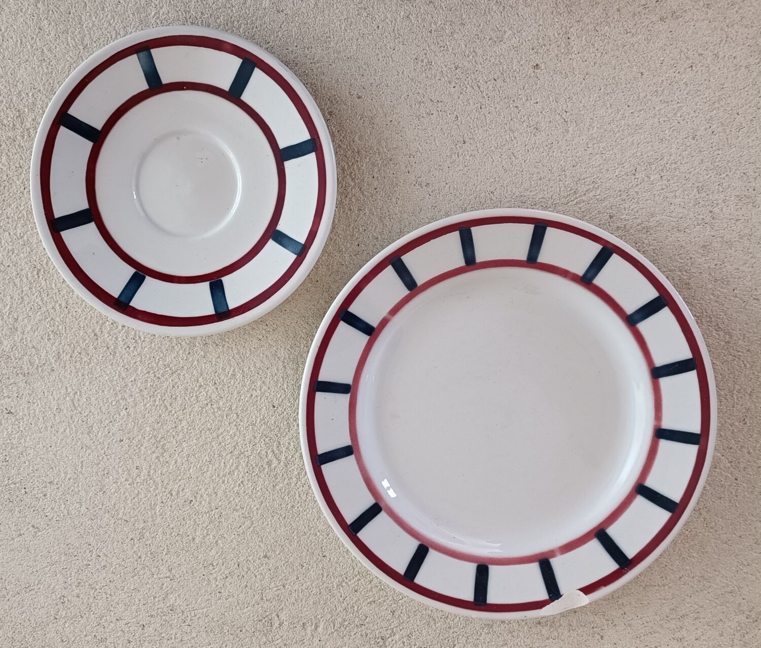 Tasse à thé, soucoupe et assiette Basque Digoin