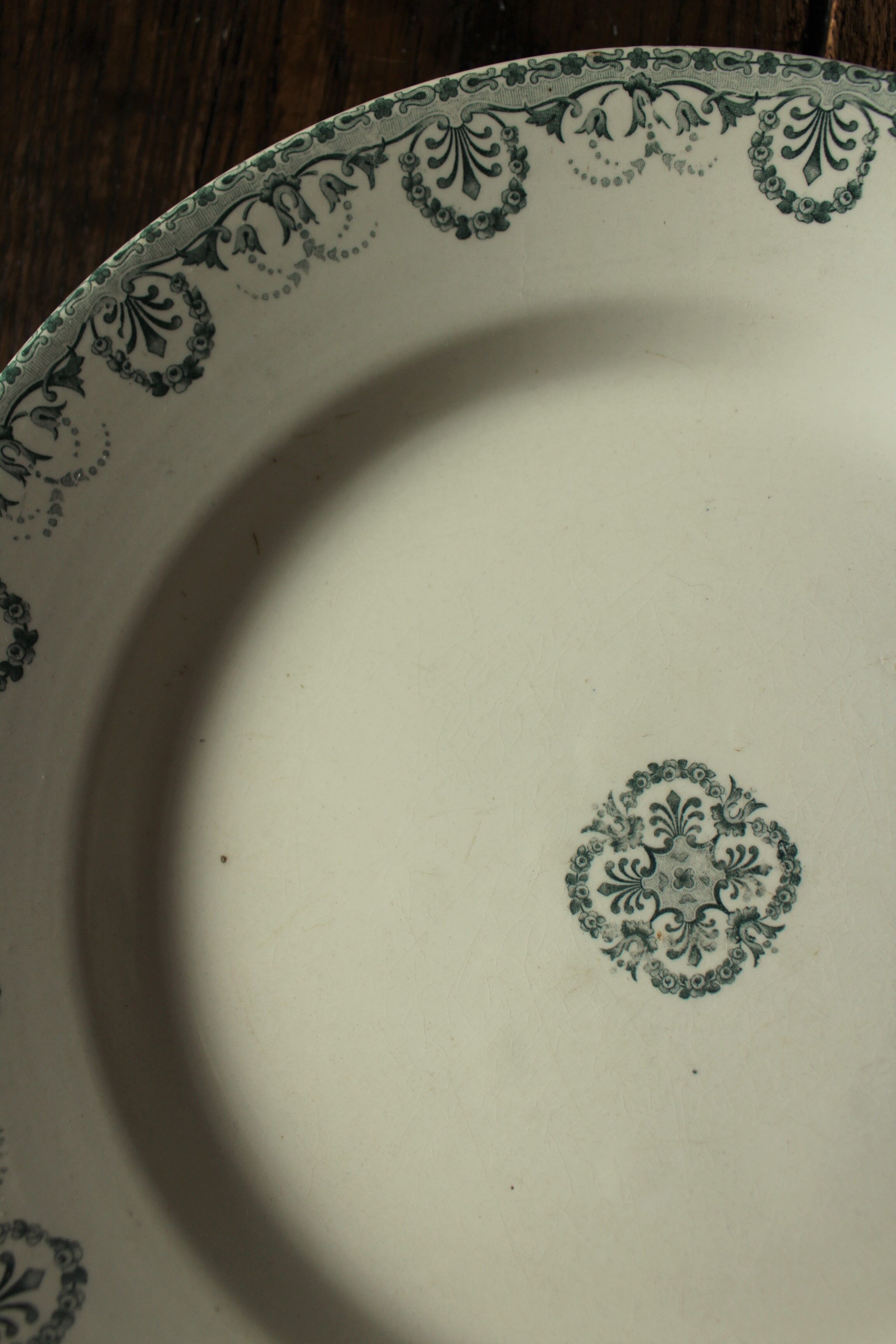 Plat rond terre de fer vert iena Choisy le roi