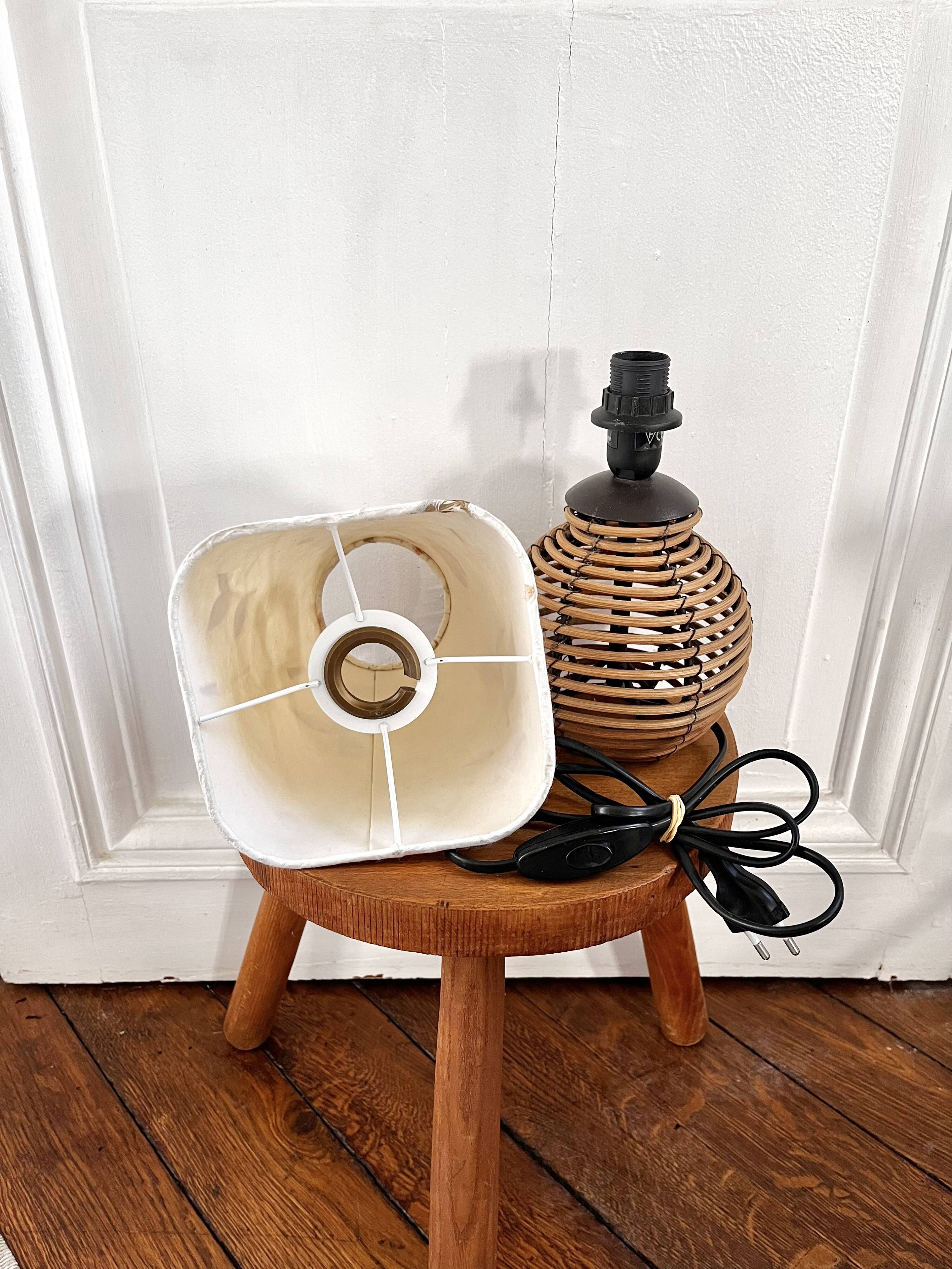 Lampe boule rotin et herbier