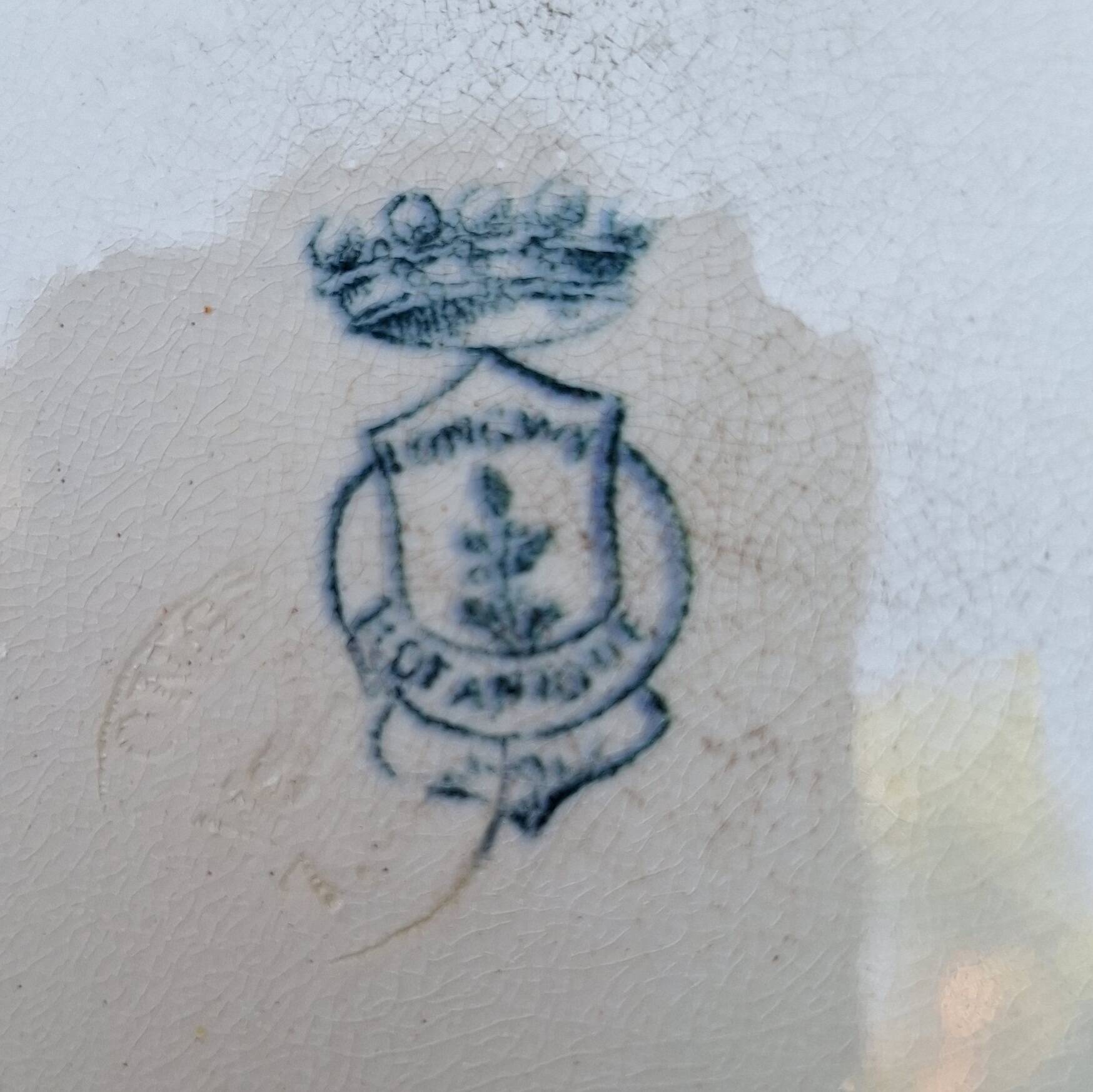 Service set in Longwy earthenware, Terre de fer.