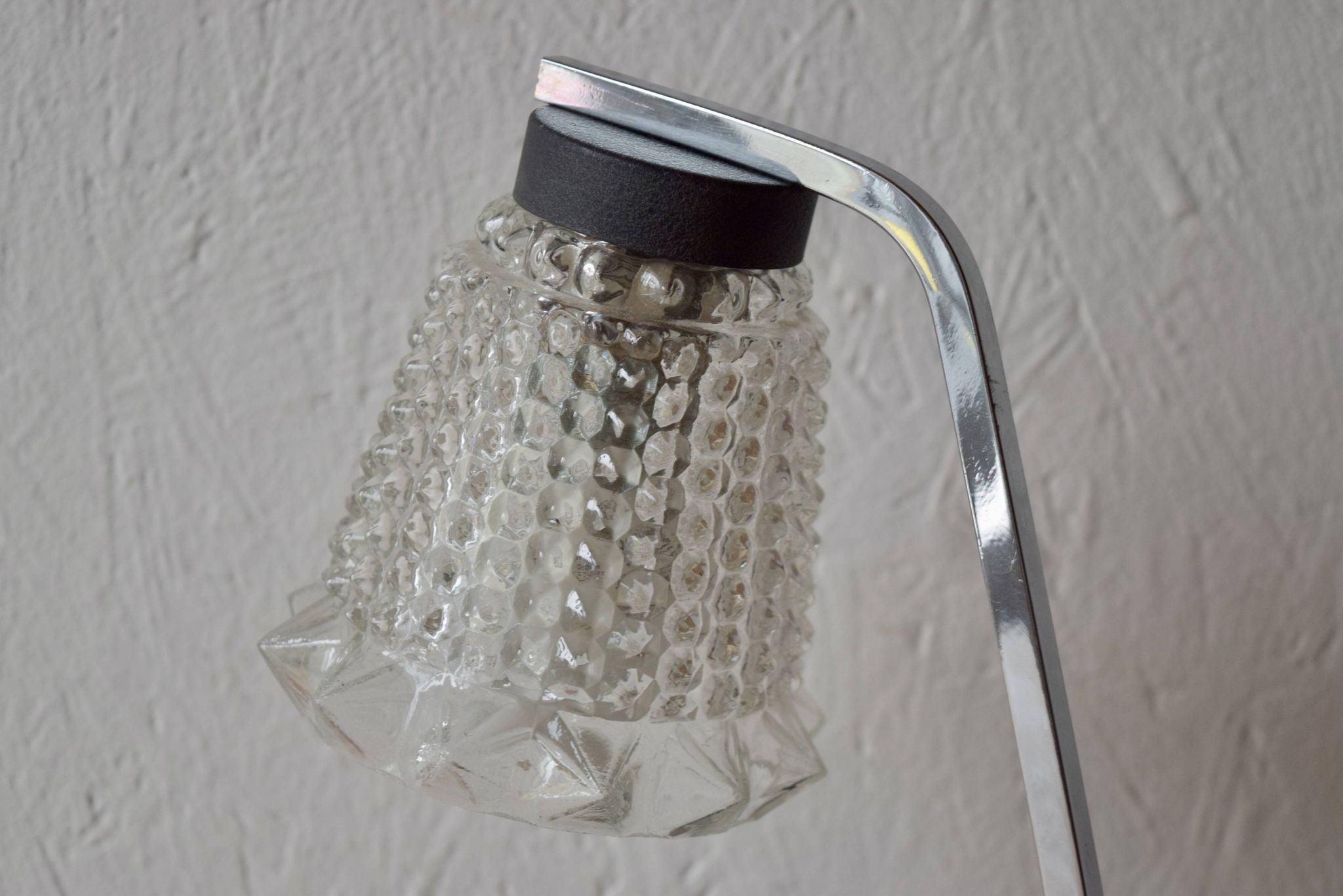 Small vintage bedside lamp in molded glass, chrome metal and steel - 1950s