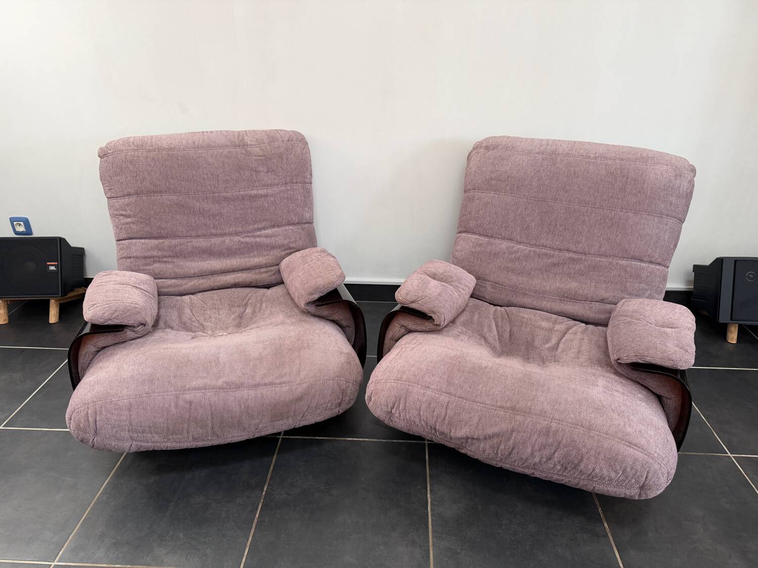 Pair of armchairs / lounge chairs Marsala Ligne Roset
