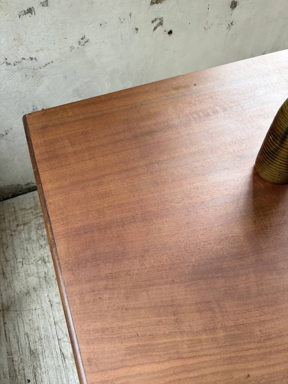 Turned leg cherry table 160cm