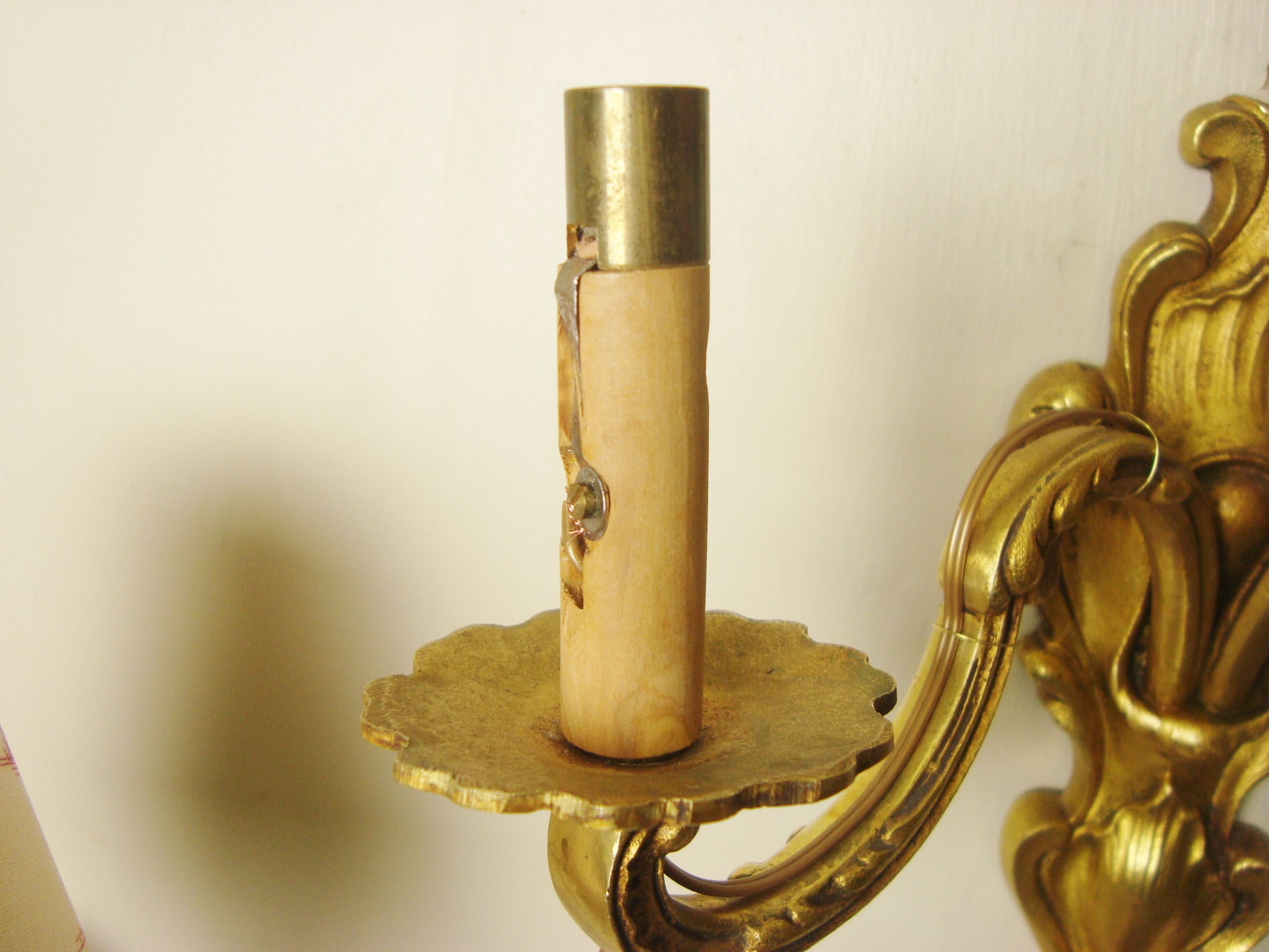 Pair of bronze sconces with four handmade toile de Jouy lampshades in France