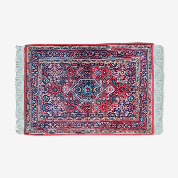 oriental carpet 104 x 73 cm