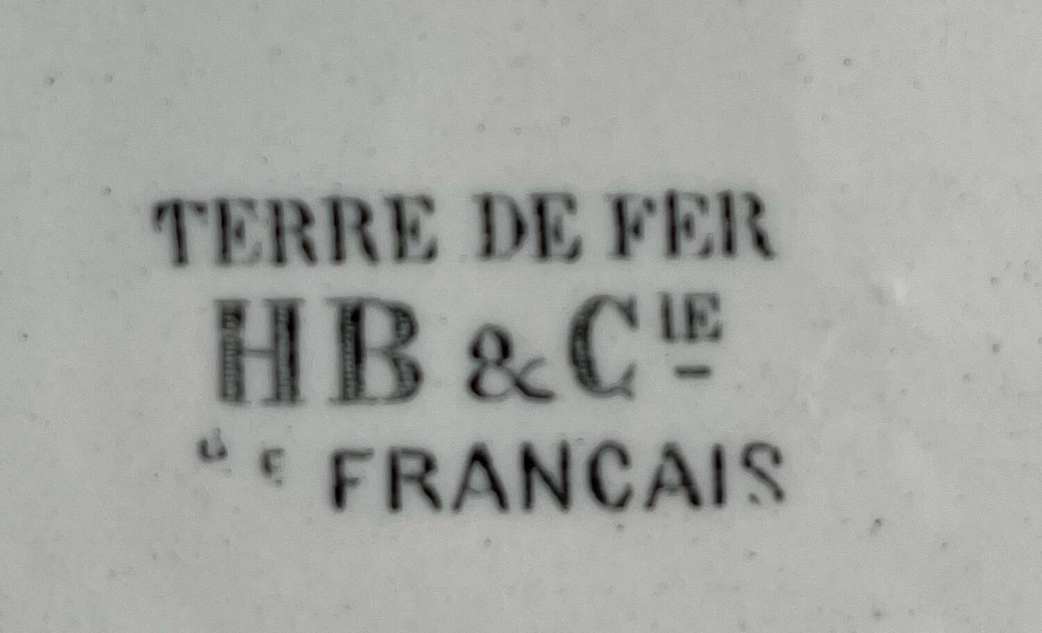 8 assiettes plates en terre de fer HB&Cie
