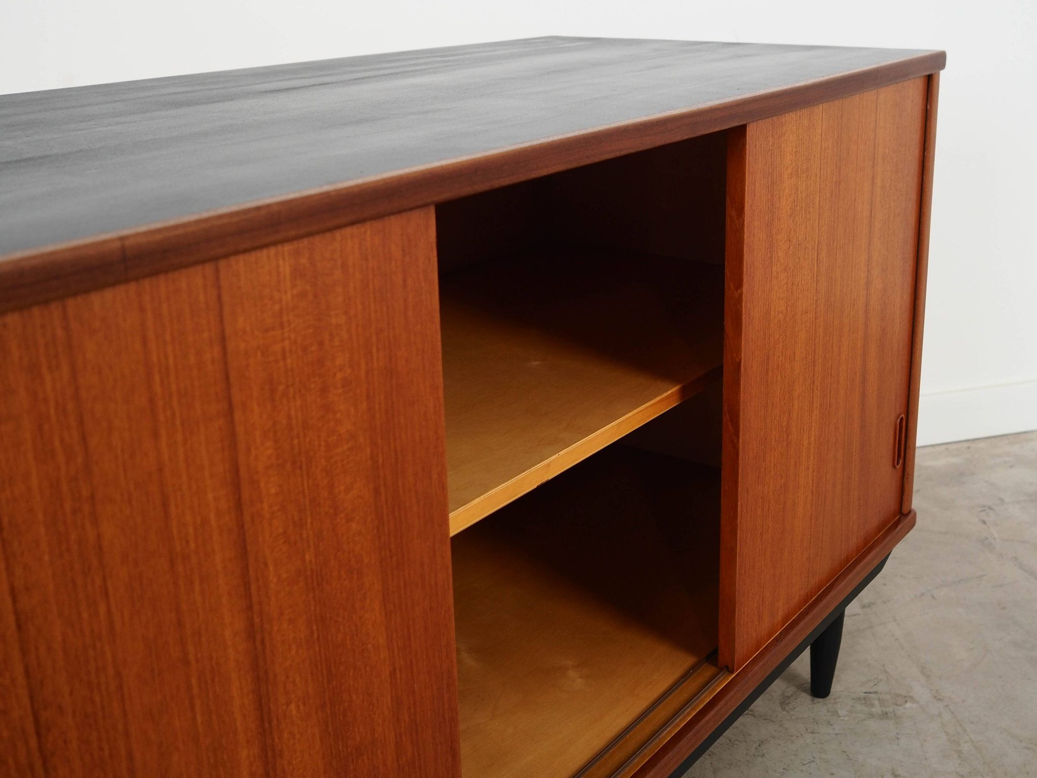 Commode, design danois, années 1970, fabriquée au Danemark