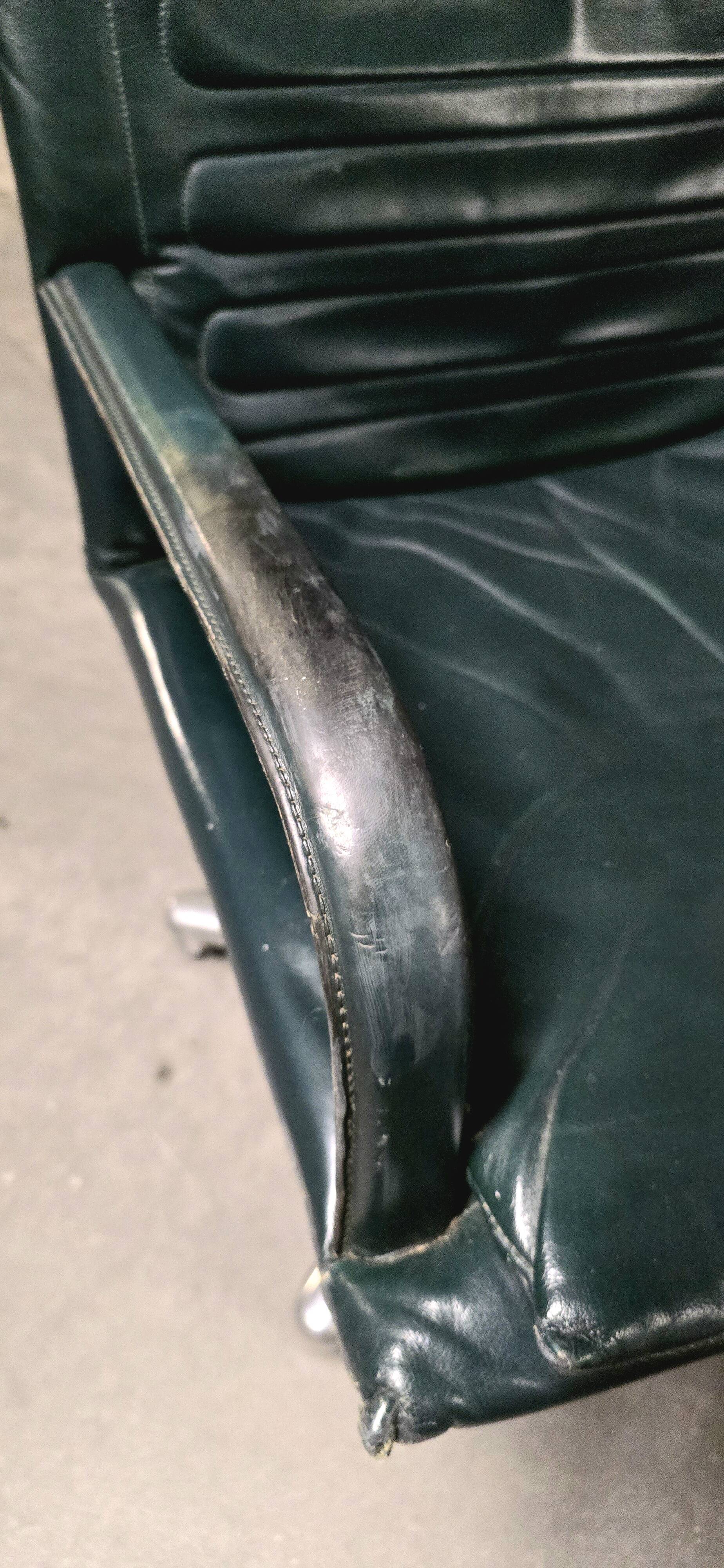 LOOP office chair – Pierluigi Molinari, 1992 – dark green leather