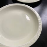 Duo of yellow plates