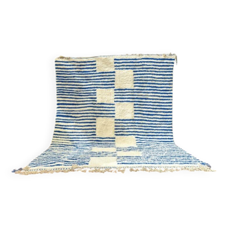 Tapis marocain en laine bleue