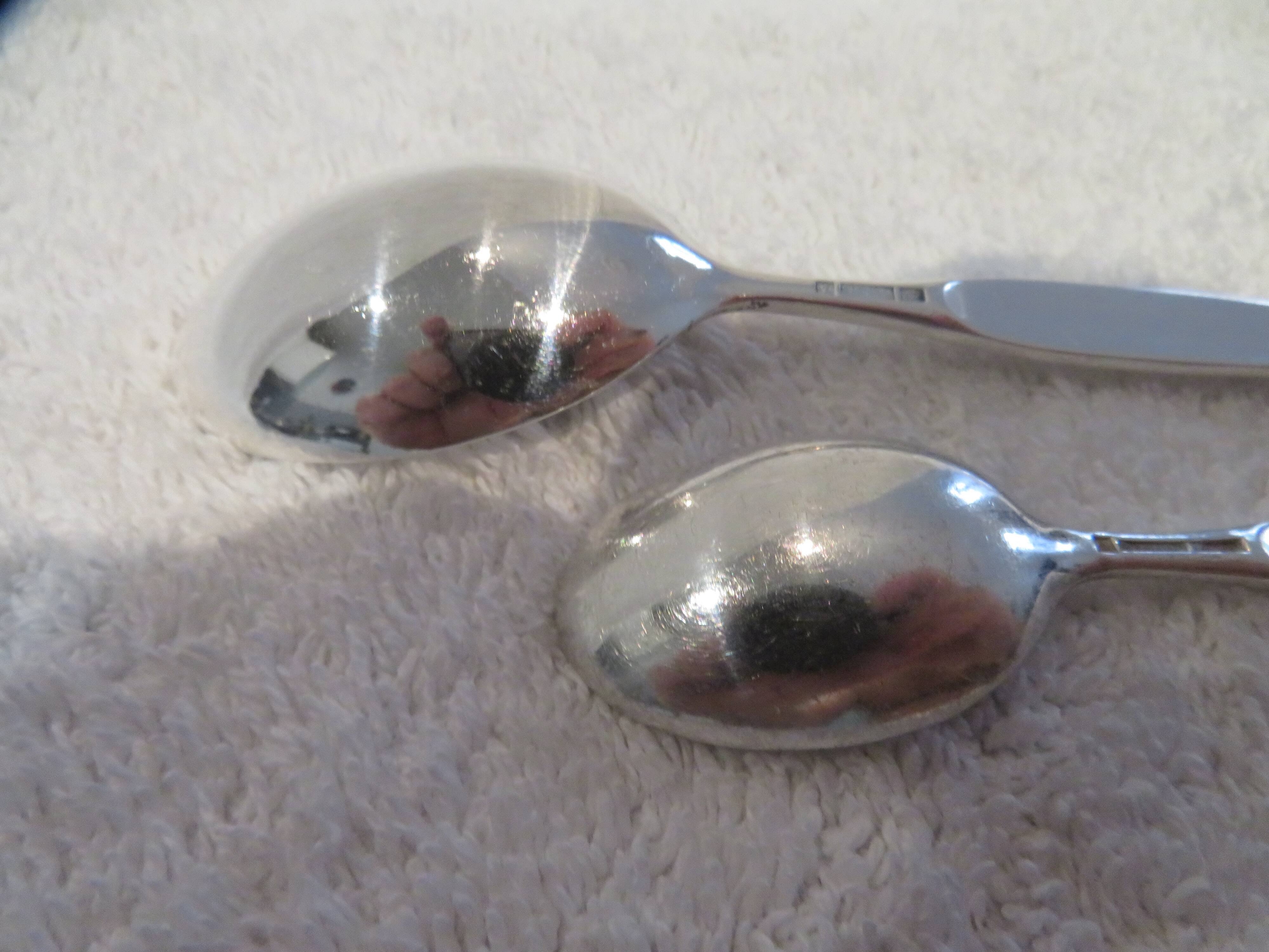 2 Christofle goldsmith mocha and coffee spoons, Duo model, 10 & 13.5cm