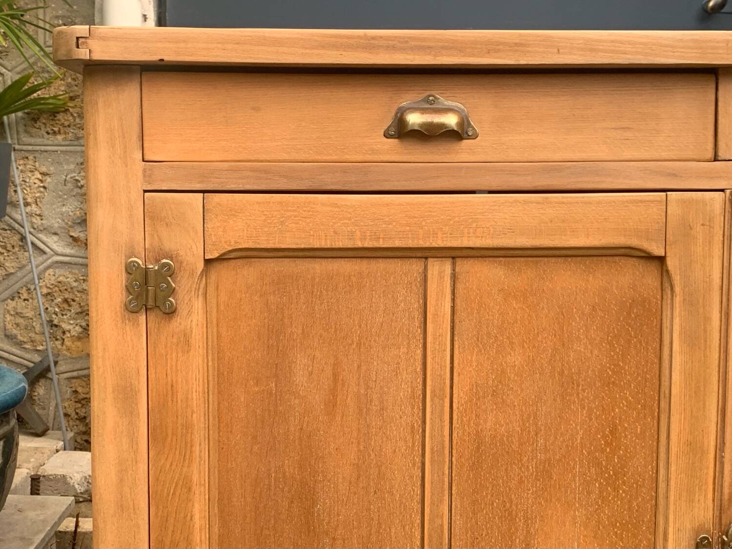 Grand Parisian buffet with billot and butterfly hinges, raw wood, 1930.