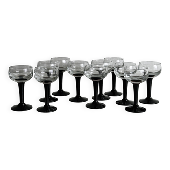 10 black stemmed liqueur glasses