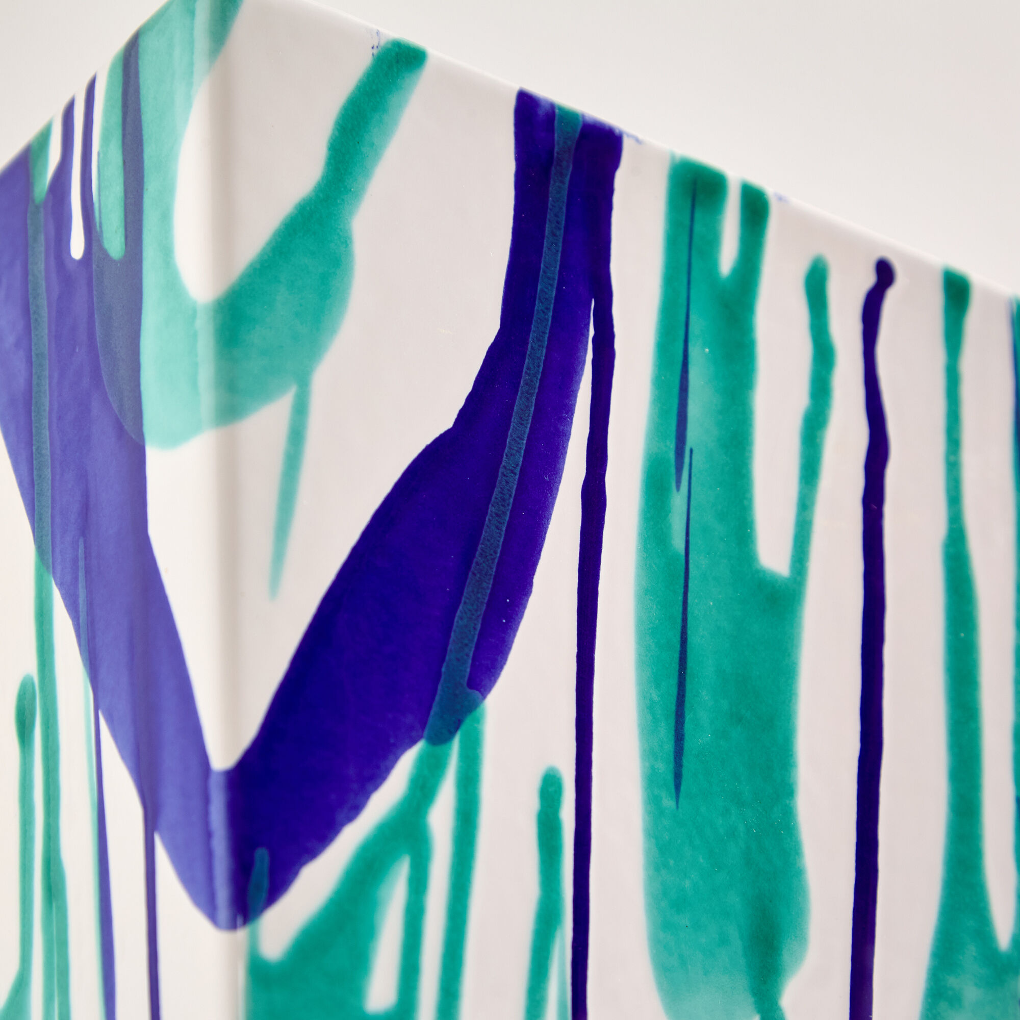 Wasserfall ceramic floor vase