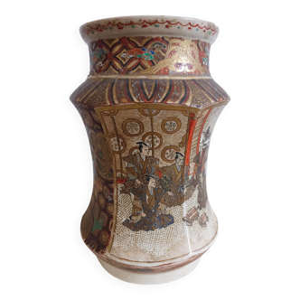 Satsuma eighteenth vase