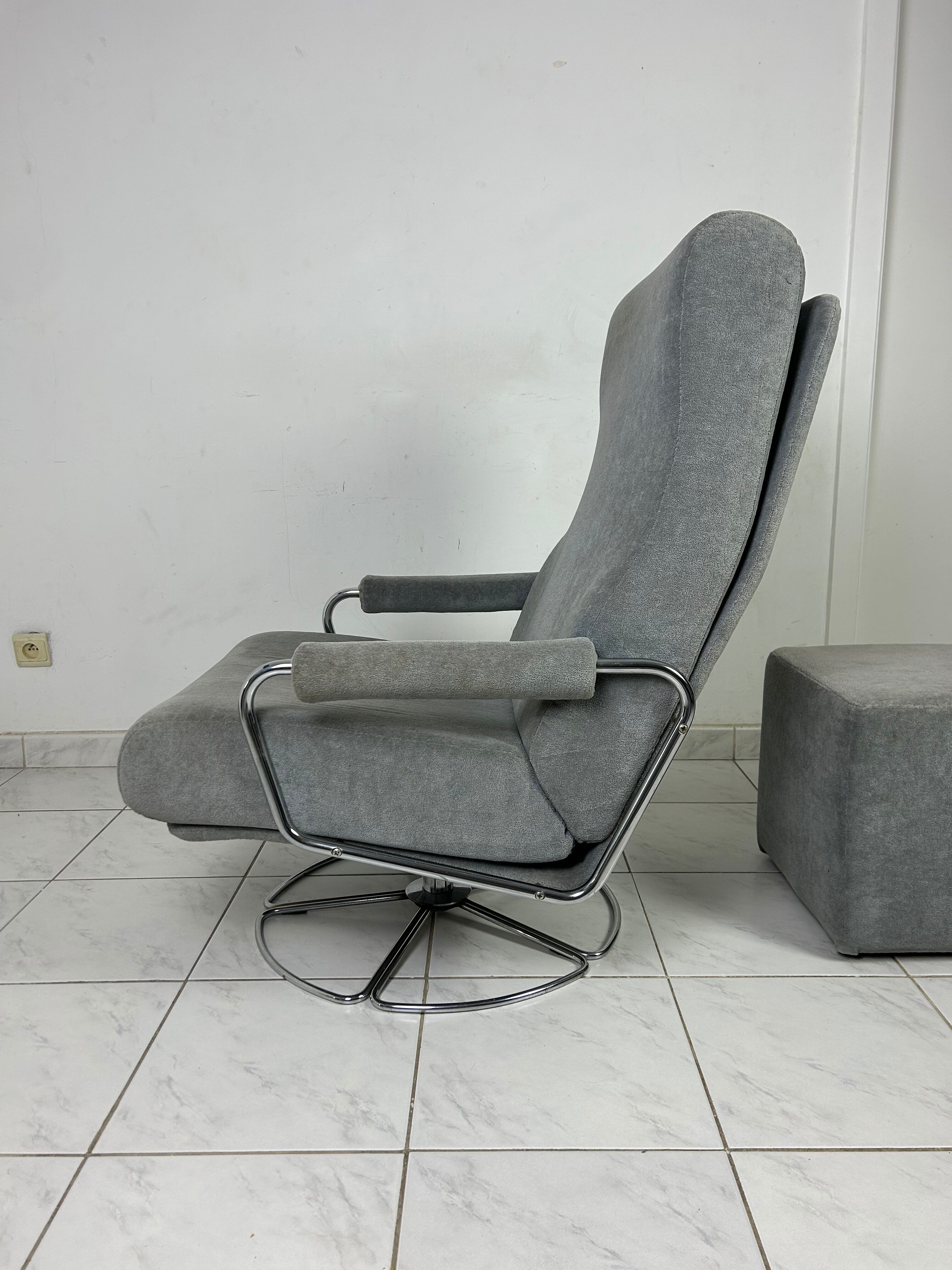 Vintage Gelderland swivel armchair with ottoman Jan des Bouvrie