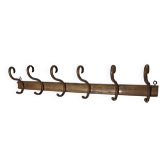 Curved wooden coat rack with 6 hooks