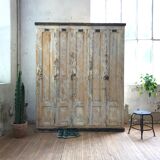 Wooden workshop vestiary