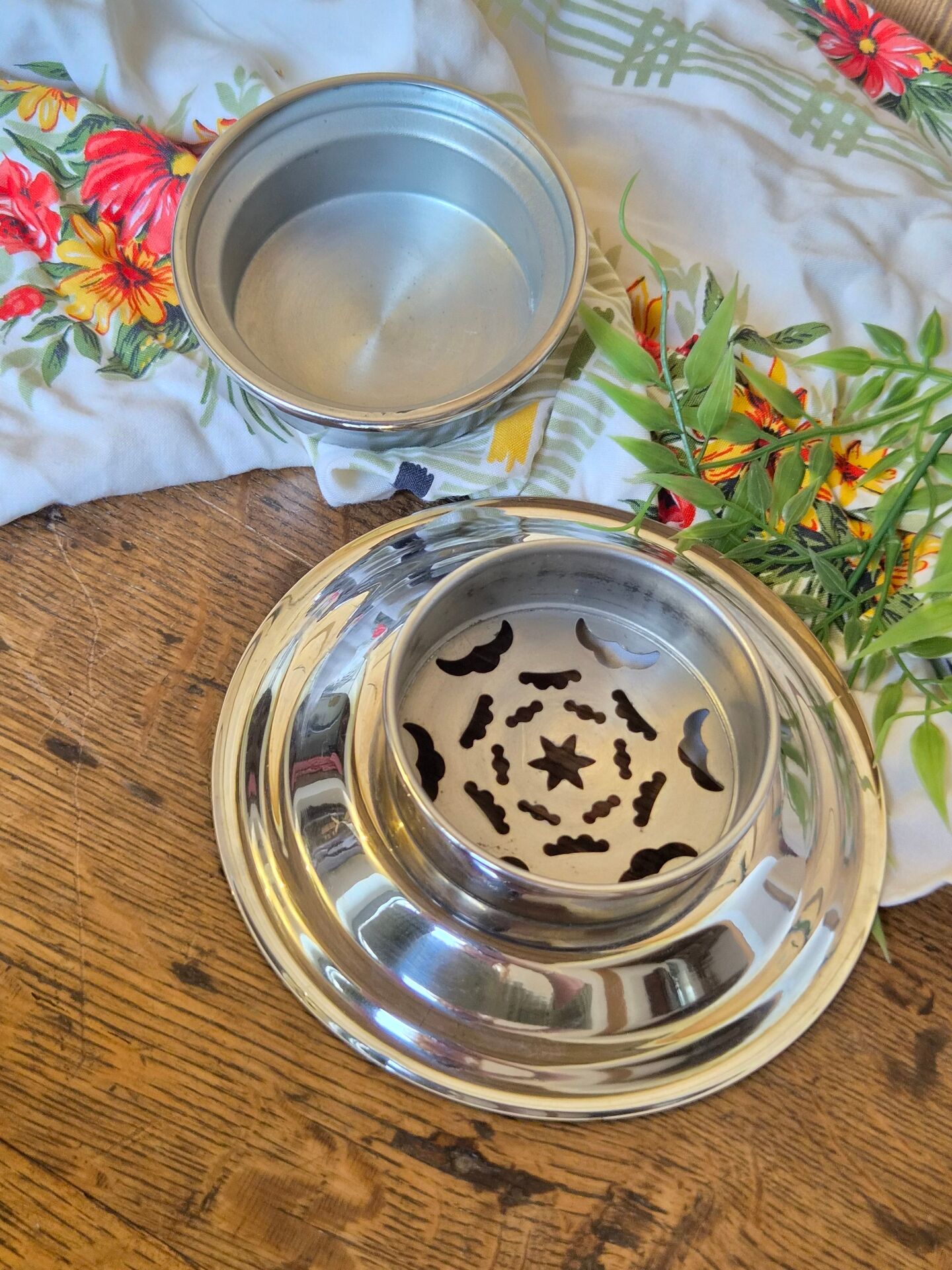 Presse-beurre Coquillor Florador vintage en métal chromé– Art de la ta