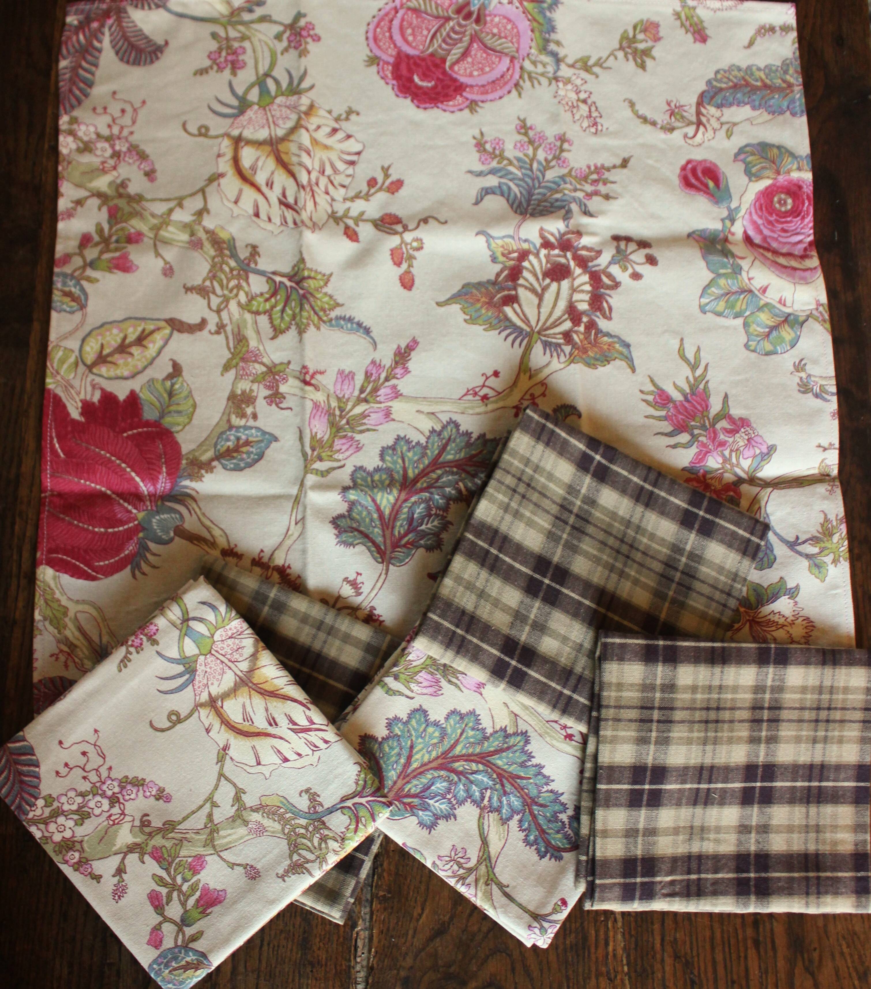 6 brown checkered table napkins with vintage flowers