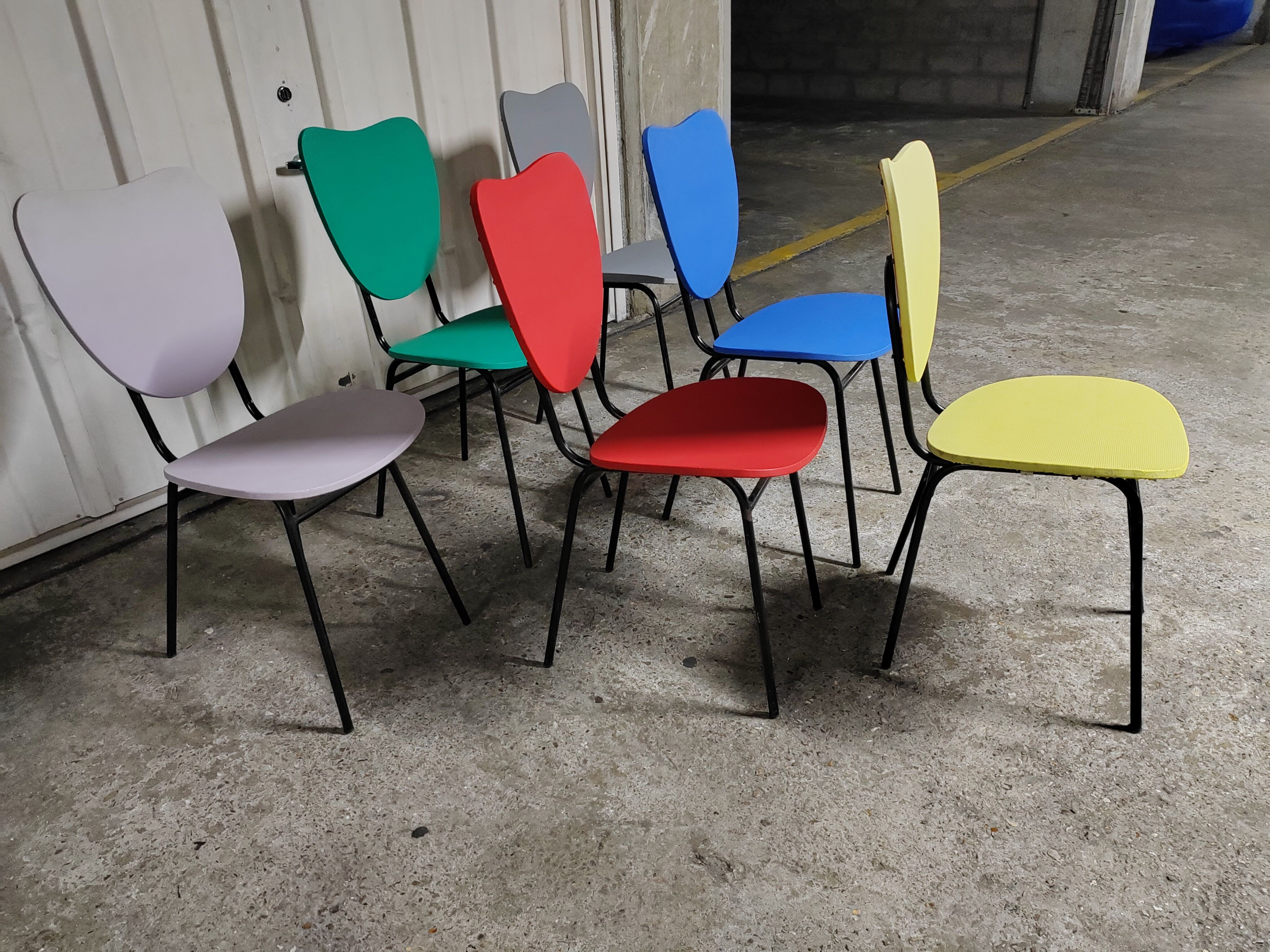 6 coloured vintage chairs