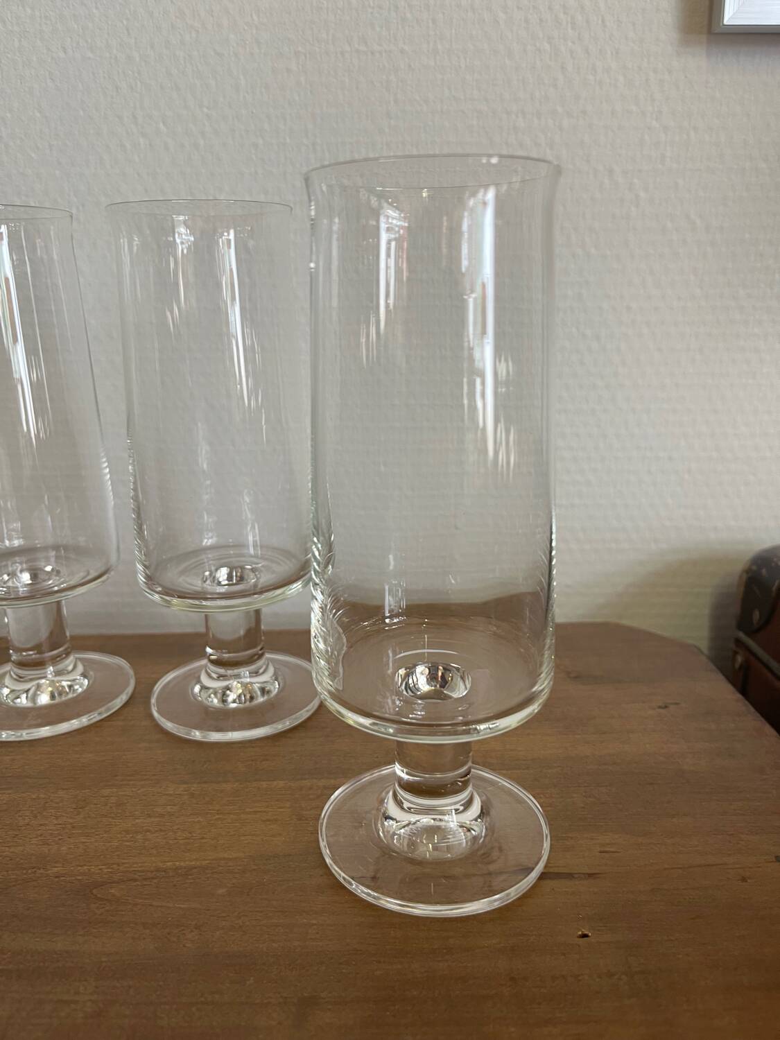 Set of 5 crystal champagne flutes from the 1970s.