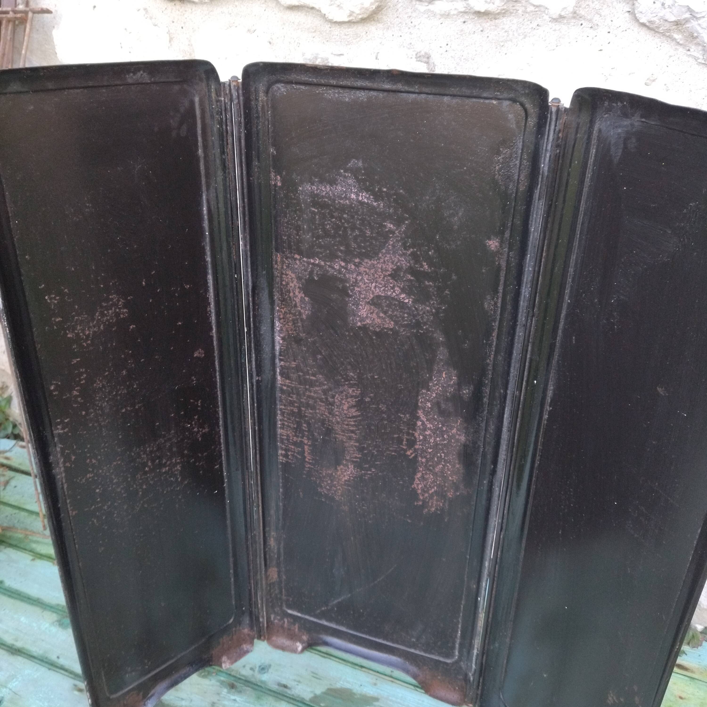 Art-deco sheet metal firewall screen