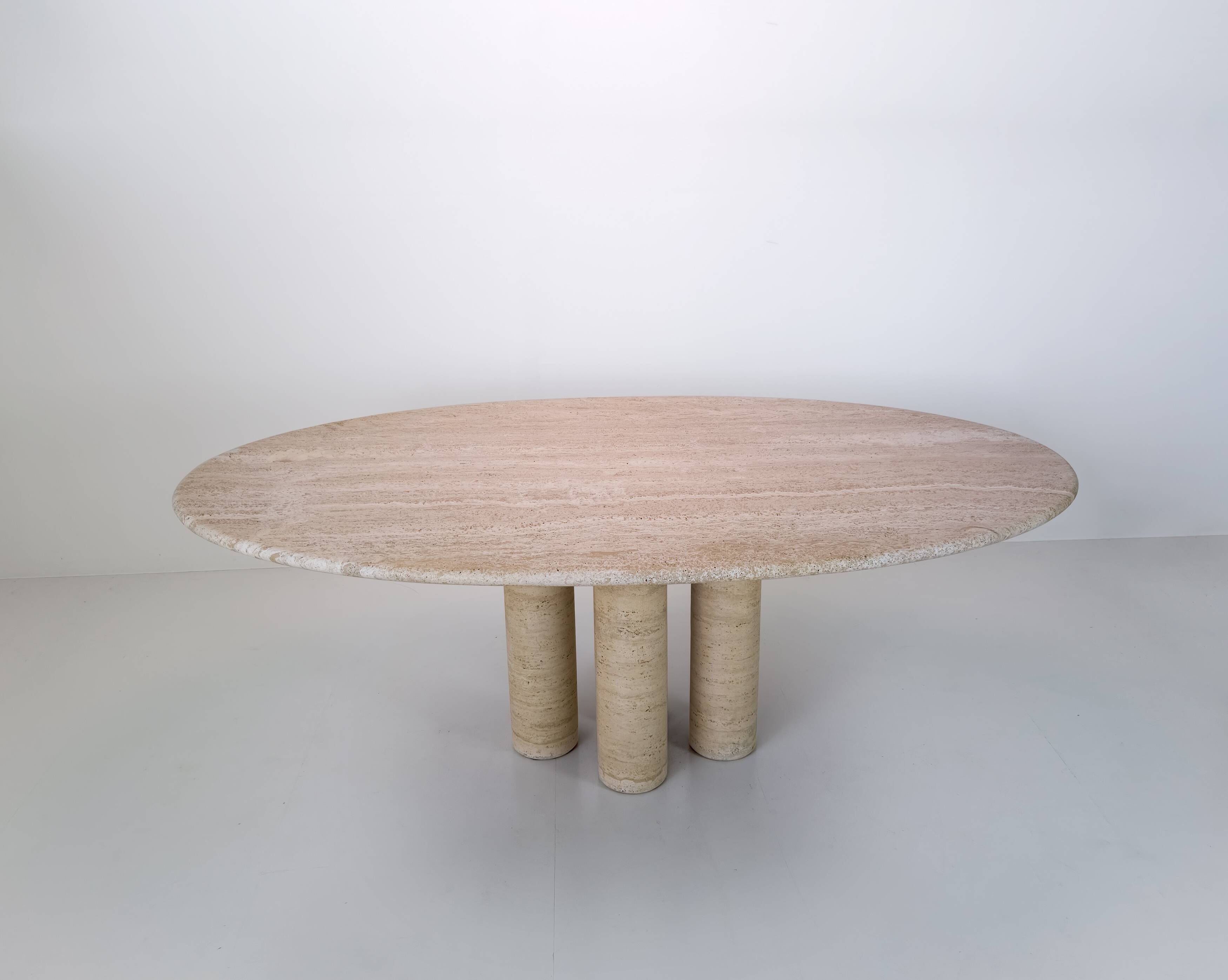 Mario Bellini – Il Colonnato – Italian travertine dining table, ca. 1980