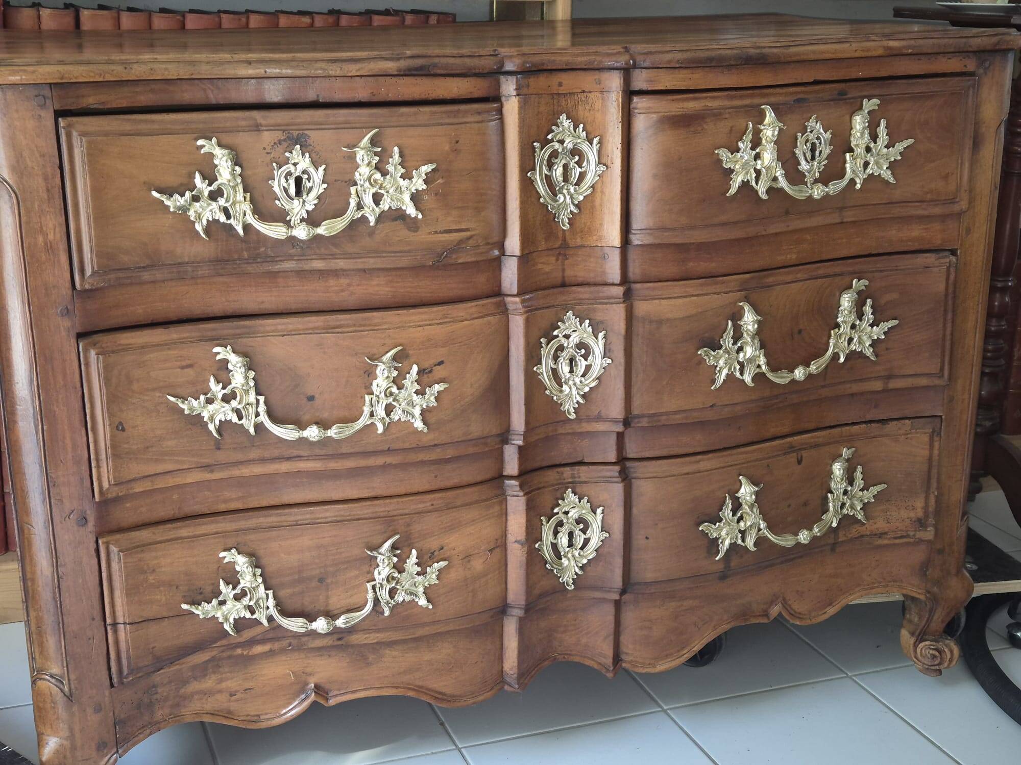 Commode 18 éme