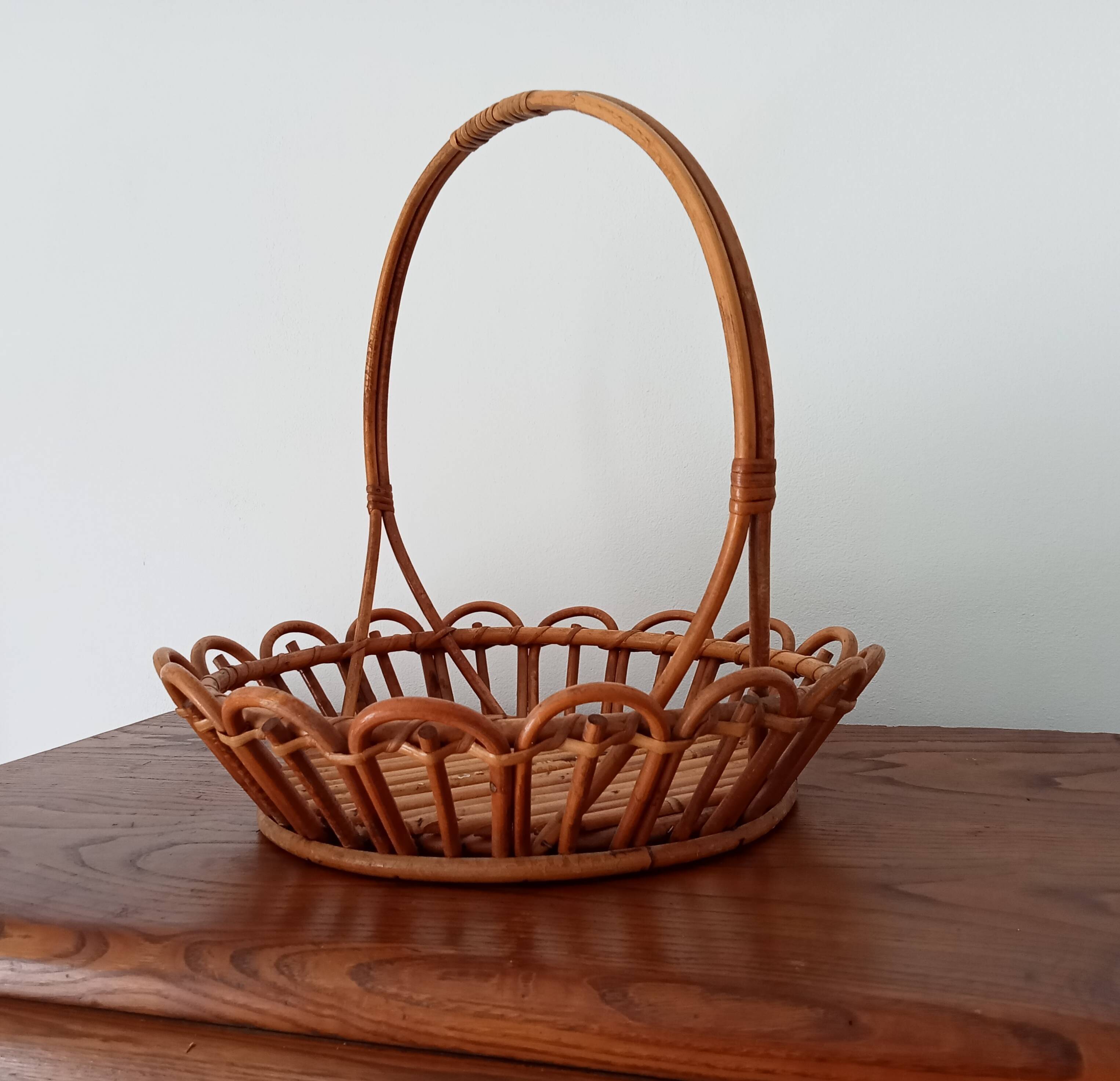 Vintage rattan basket 70s