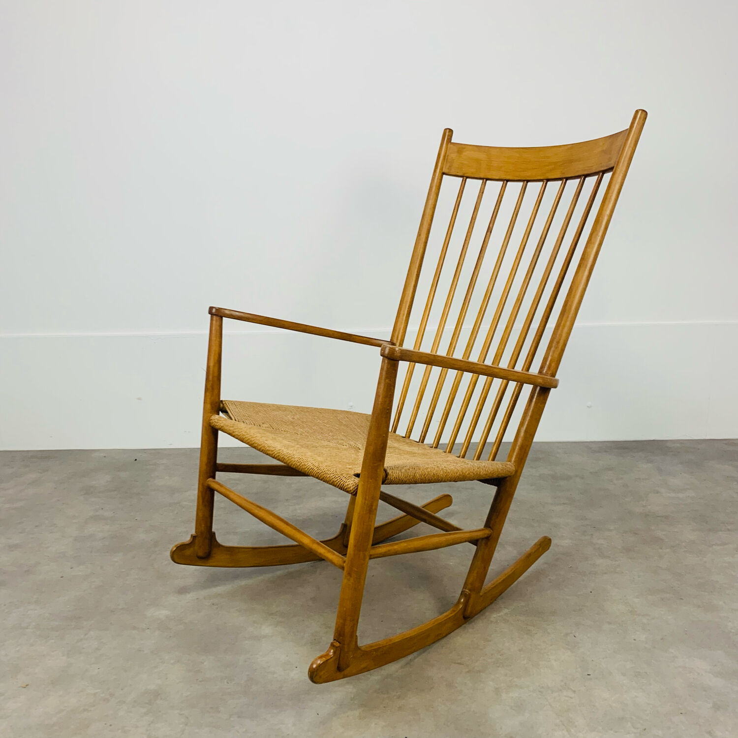 Rocking chair Hans Wegner J16 Scandinavian