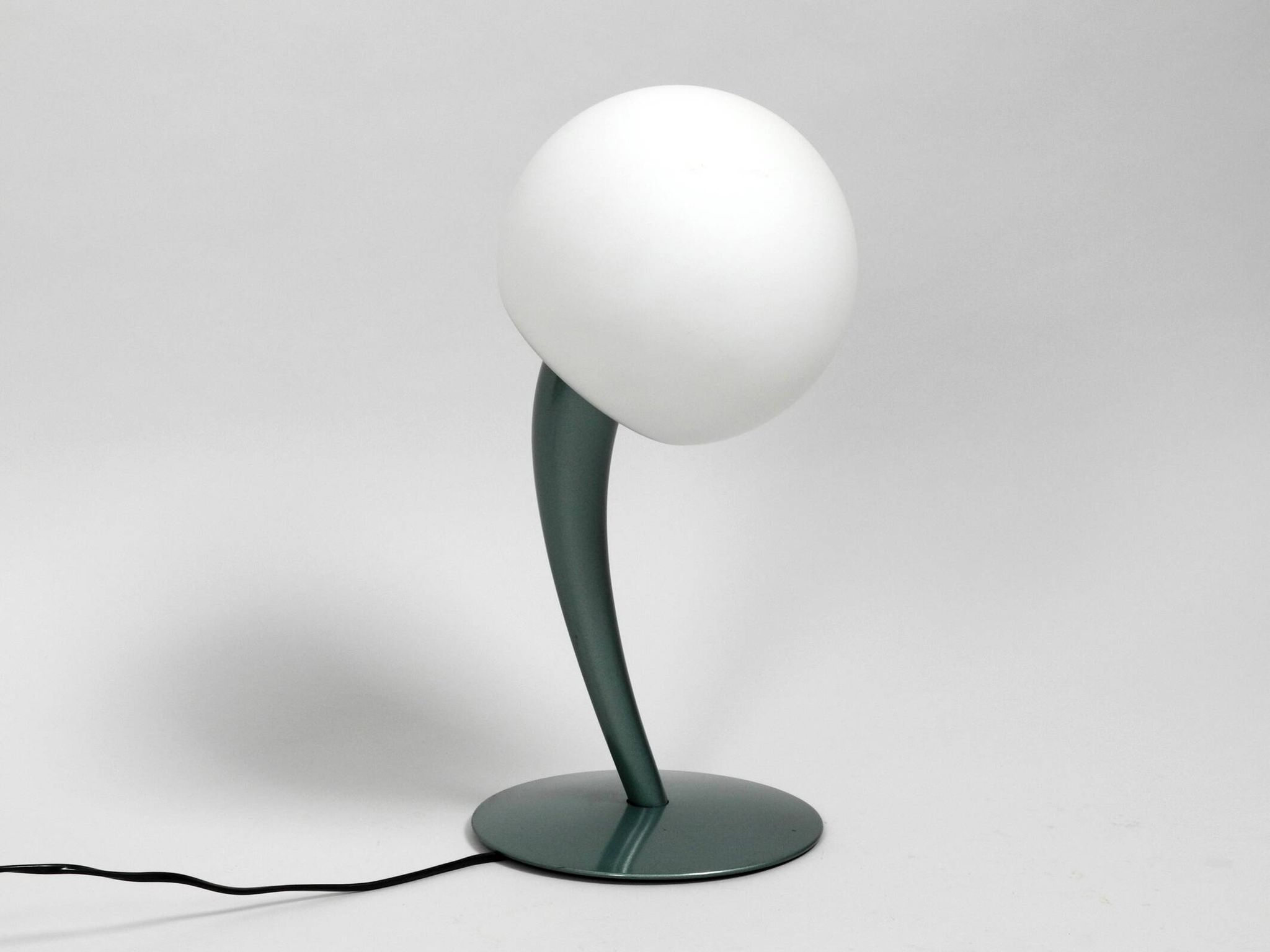 Large extraordinary 80s metal table lamp and opal glass shade