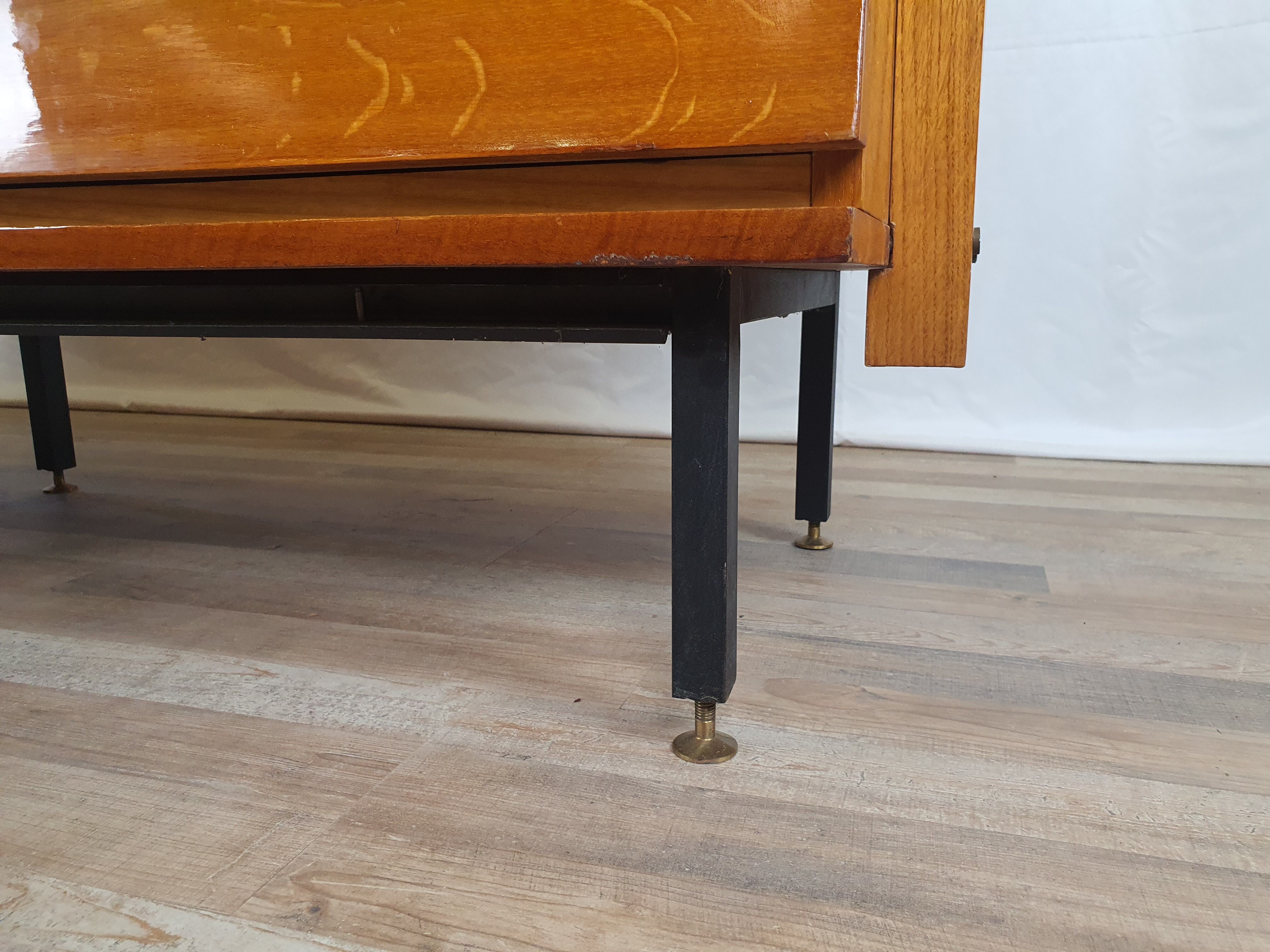 Buffet milanais en hêtre années 1950