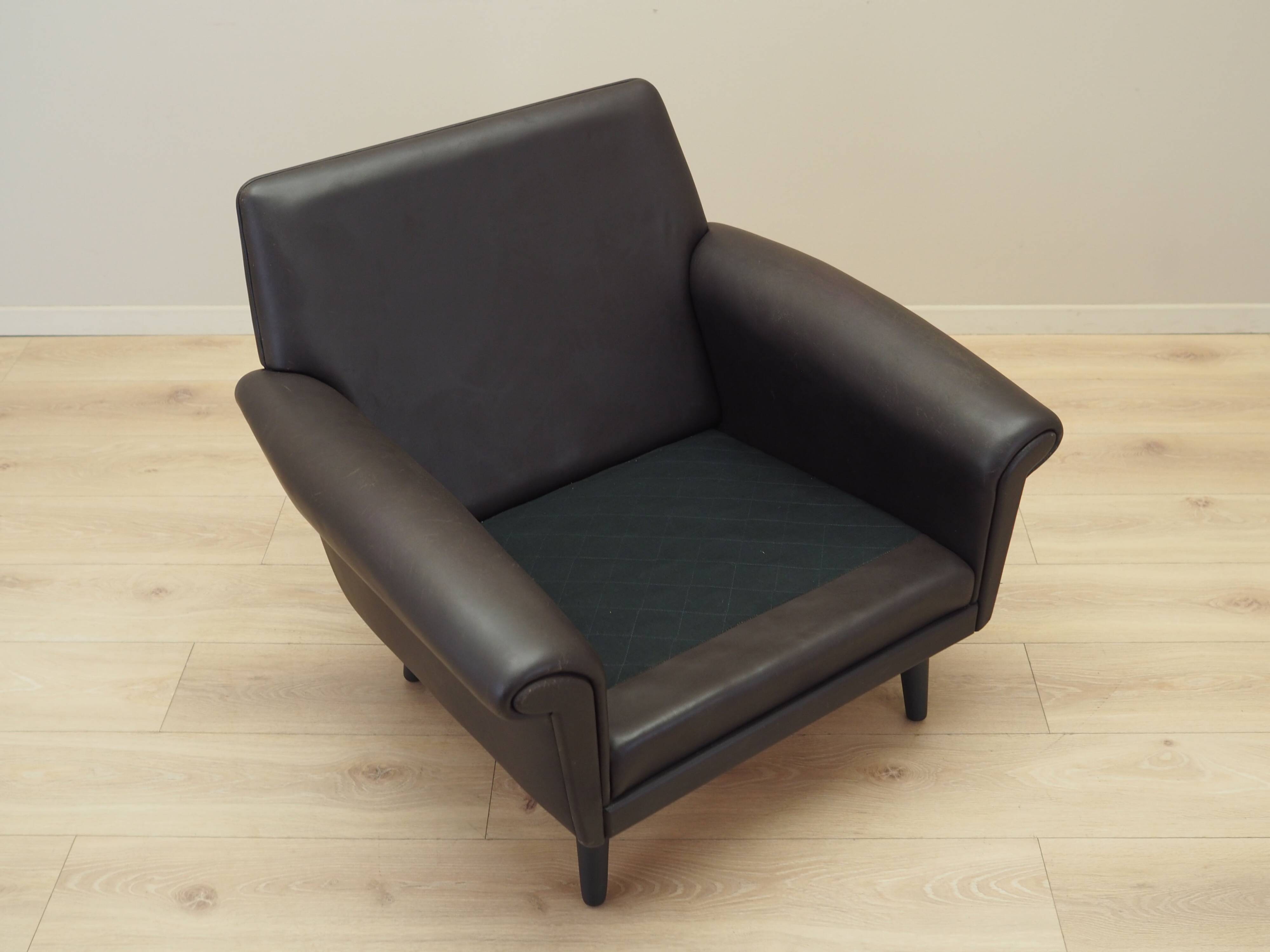 Fauteuil en cuir marron, design danois, années 1960, designer : Aage Christiansen.
