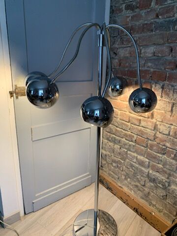 5-arm articulated design lamppost