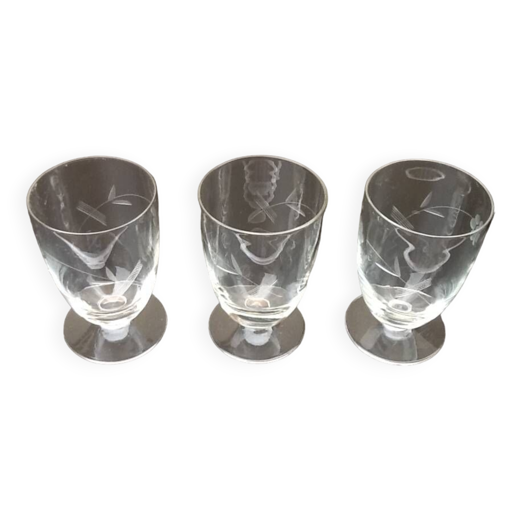 1930s 3 Glasses on pedestal Chiseled floral decoration
