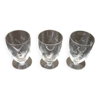 1930s 3 Glasses on pedestal Chiseled floral decoration