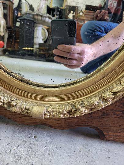 Wooden and gilded mirror with medallion center n°3