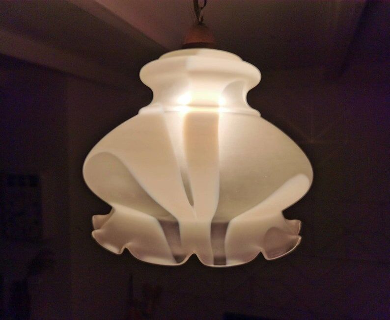 French glass suspension from the 1970s