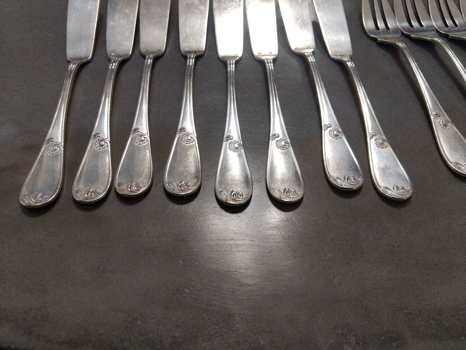 16-piece silver-plated fish set