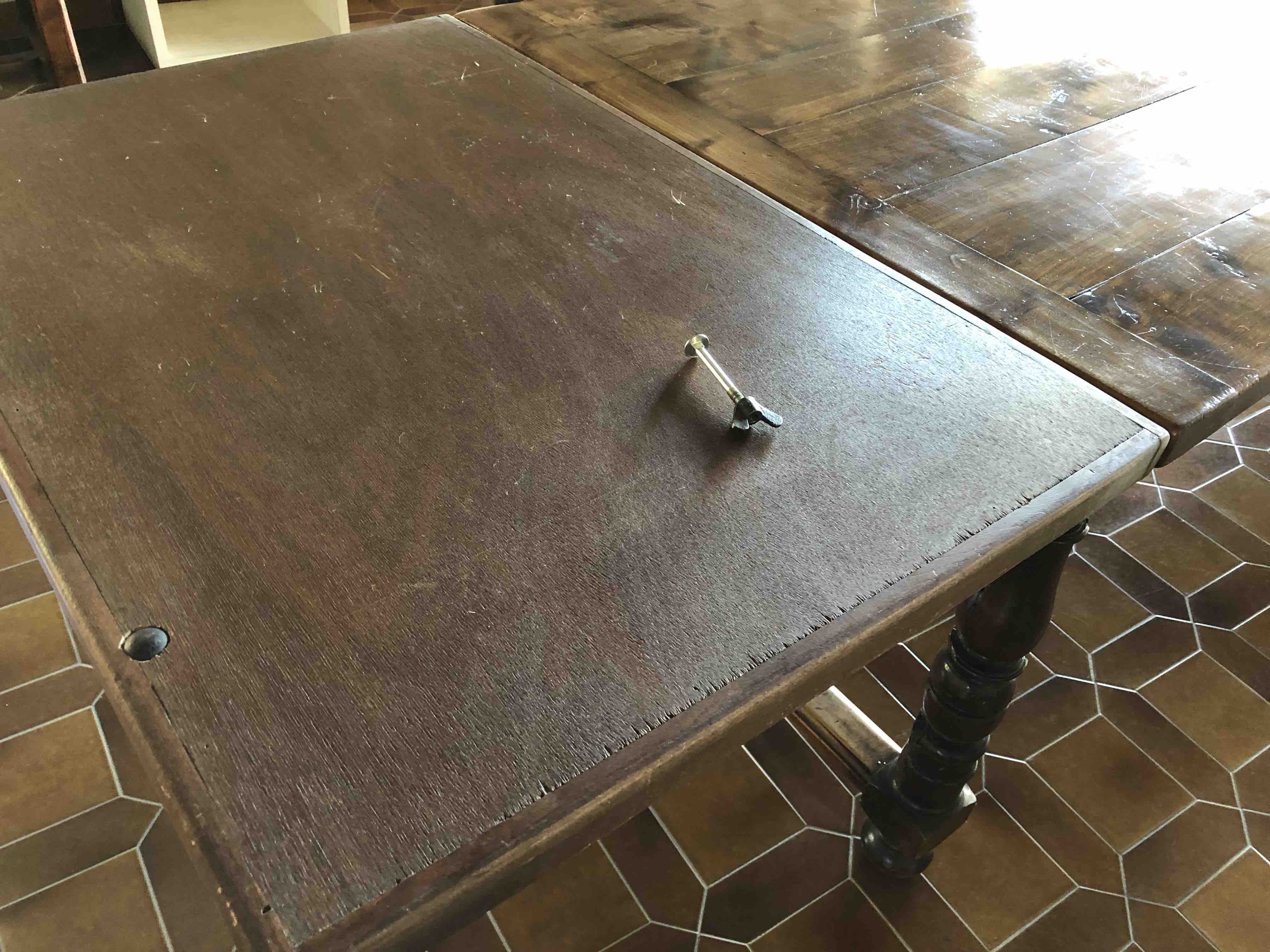 Farm table style Louis XIII