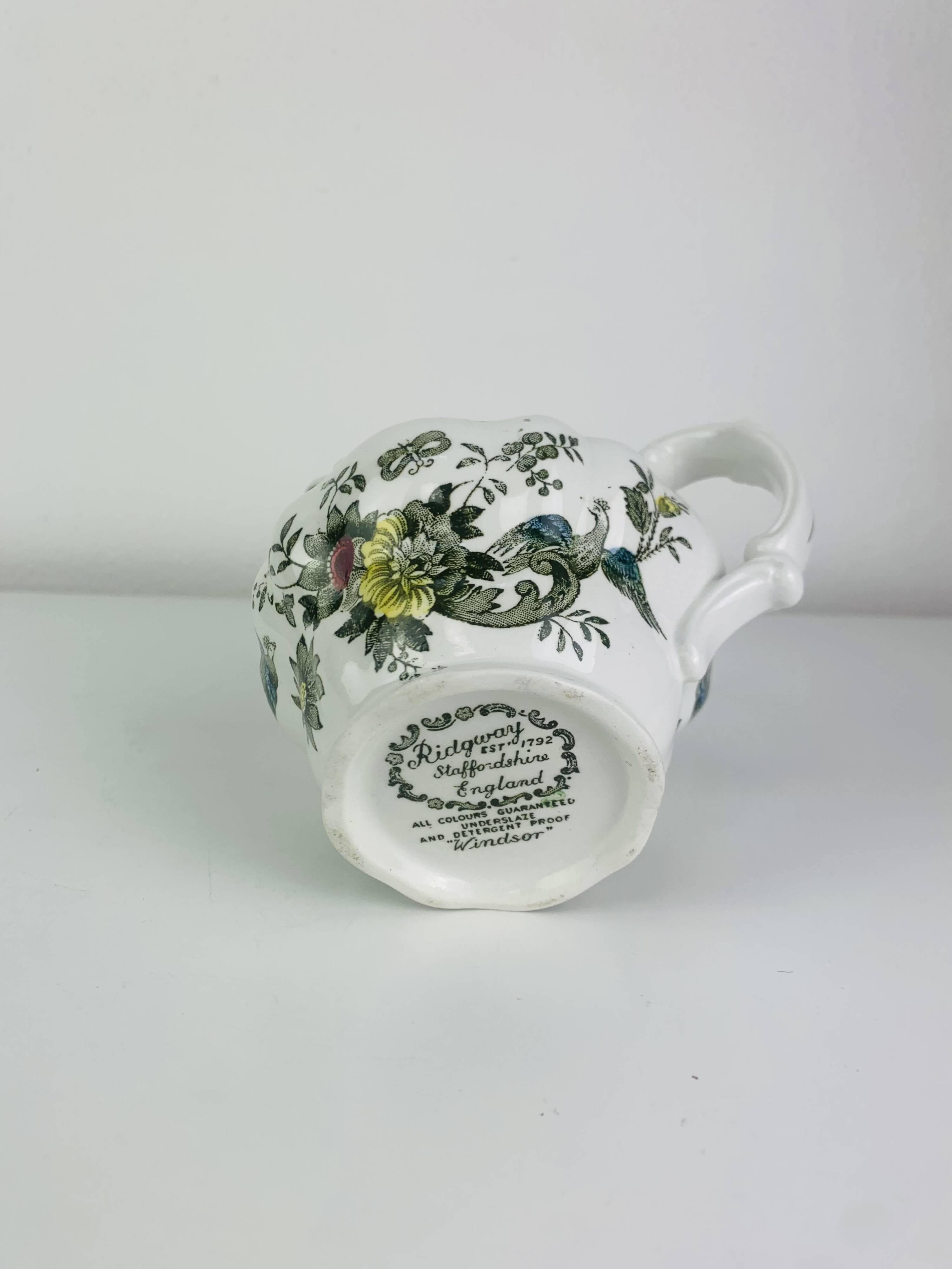 Windsor tea service Ridgway Staffordshire English earthenware, 6 cups