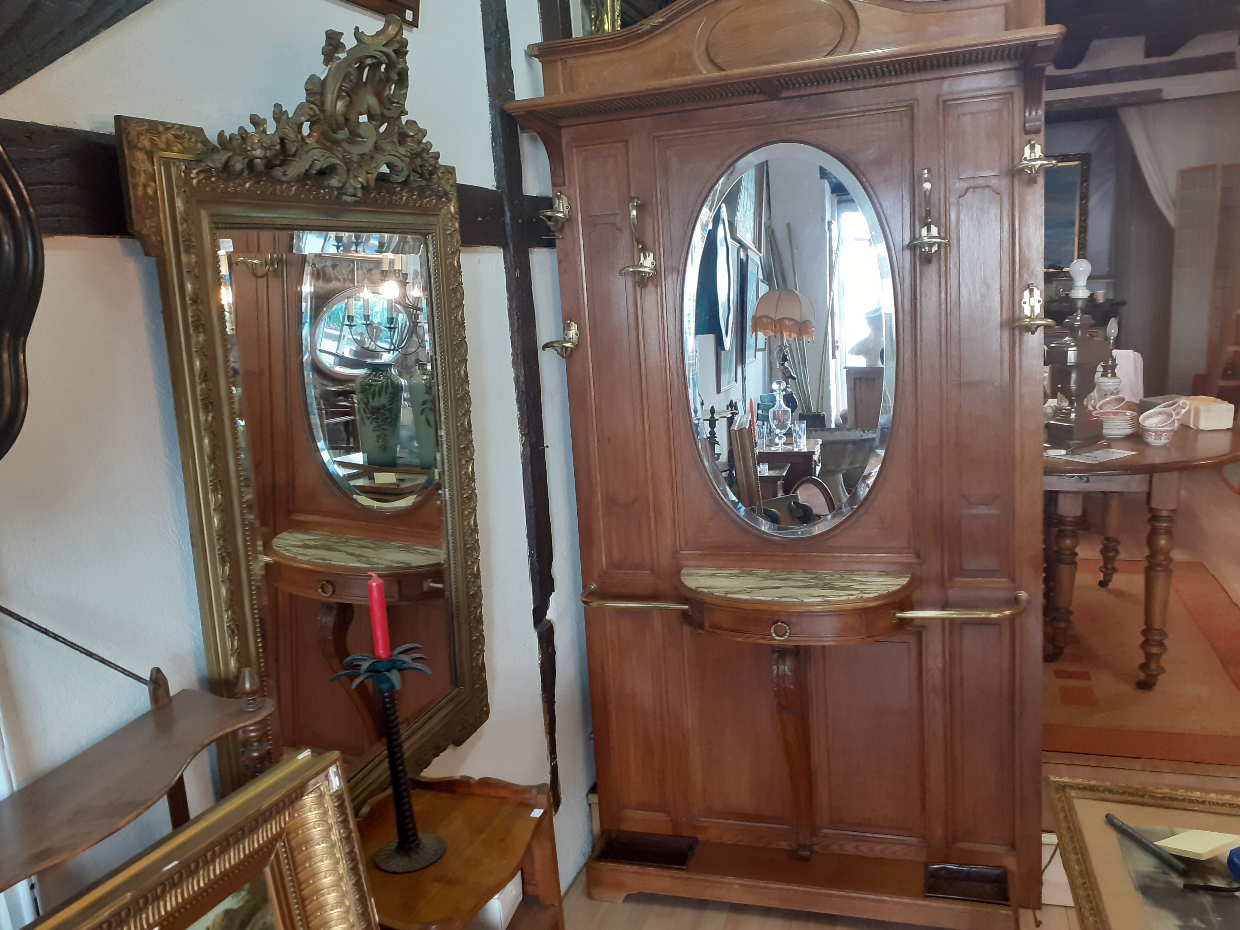 Gold oak coat holder