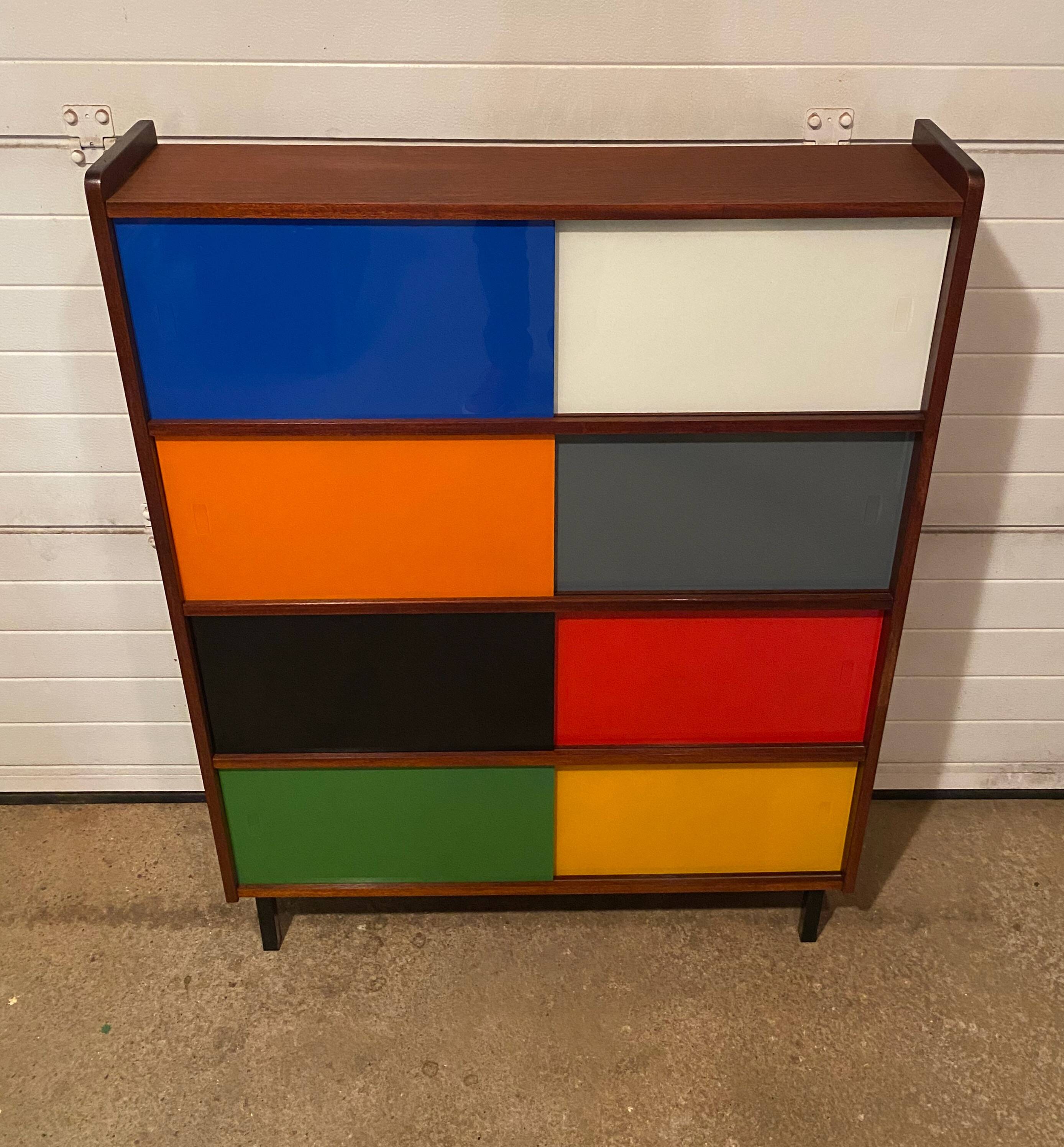 Vintage bookcase/display cabinet