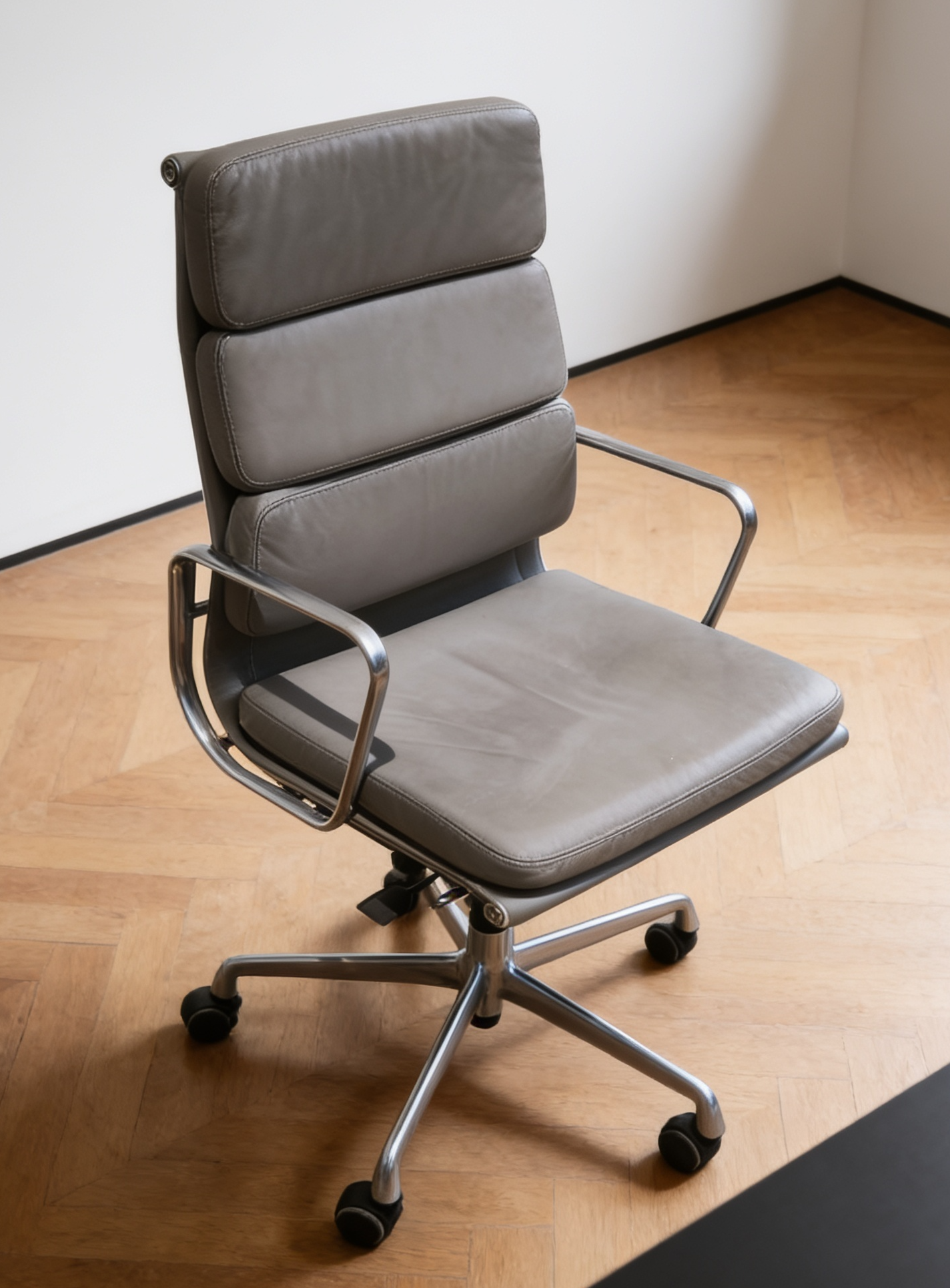 Fauteuil de direction EA219, Vitra