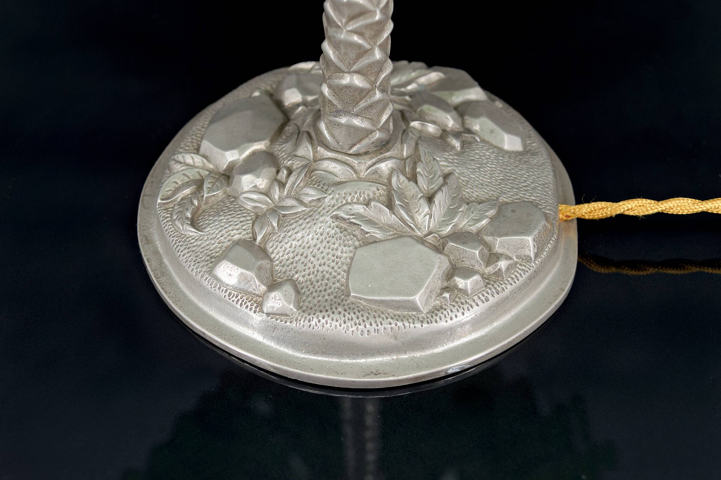 Palm lamp in silvered bronze and green stained glass foliage lampshade, Art Nouveau, 1900