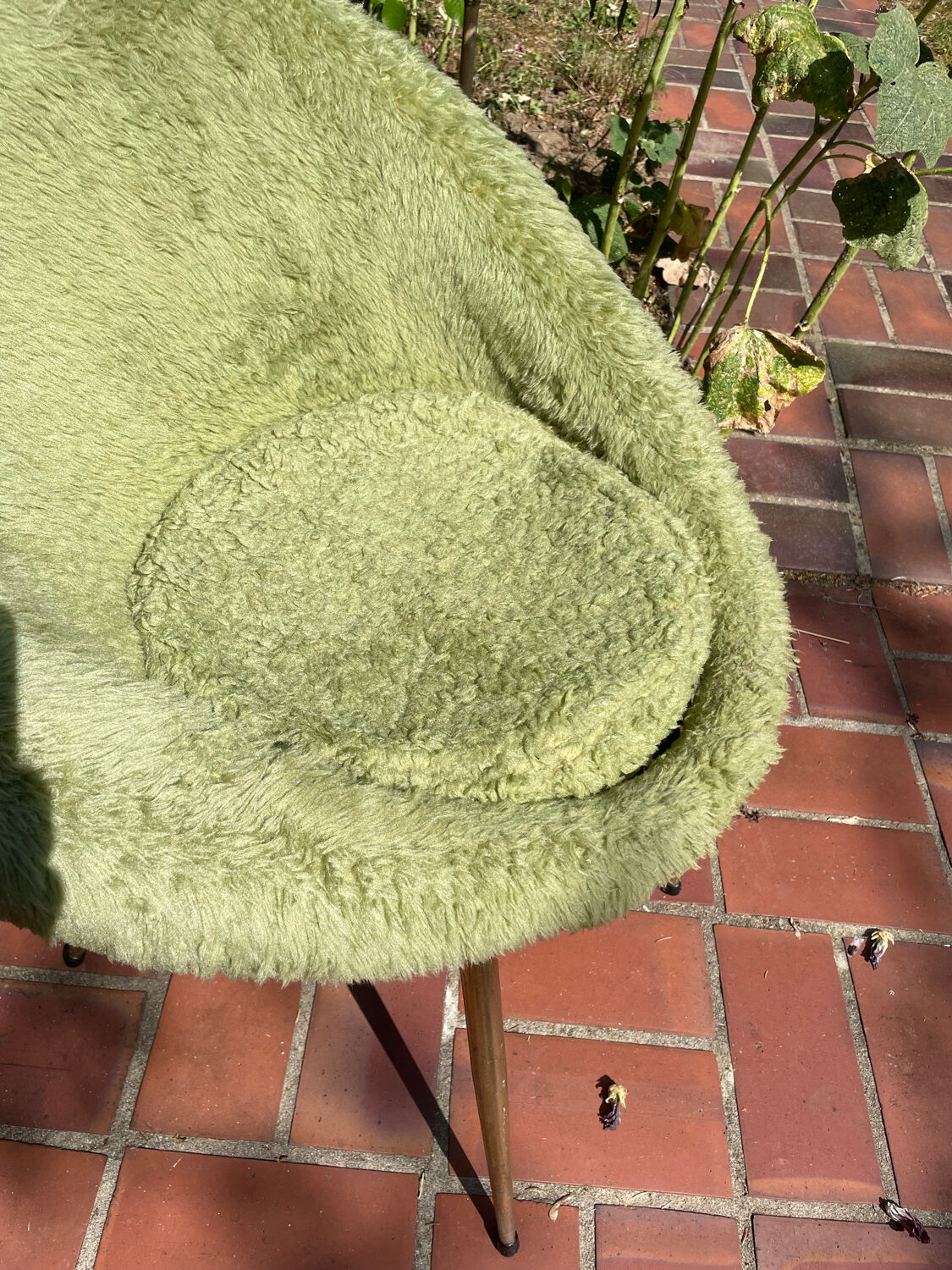 Fauteuil moumoute vintage vert pâle
