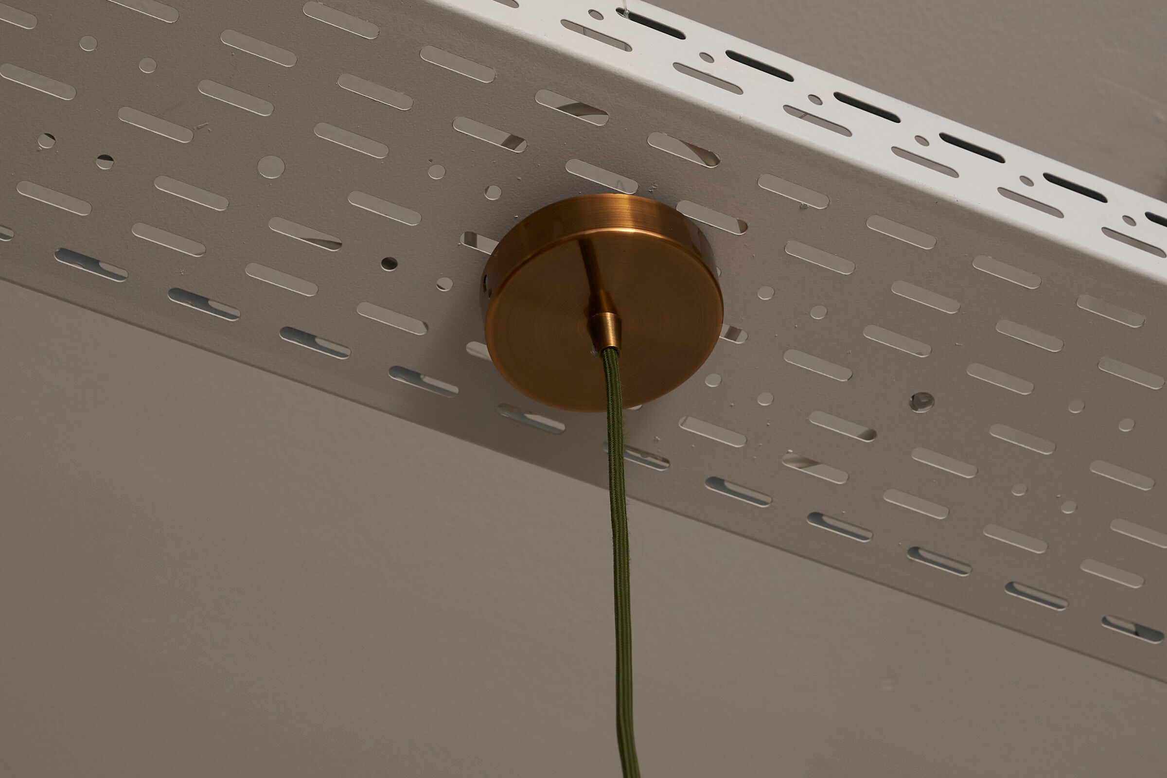 'Conus' pendant lamp in pine by Jørgen Wolff