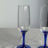 Set of 6 blue-footed champagne flutes; 3 pairs of designs.